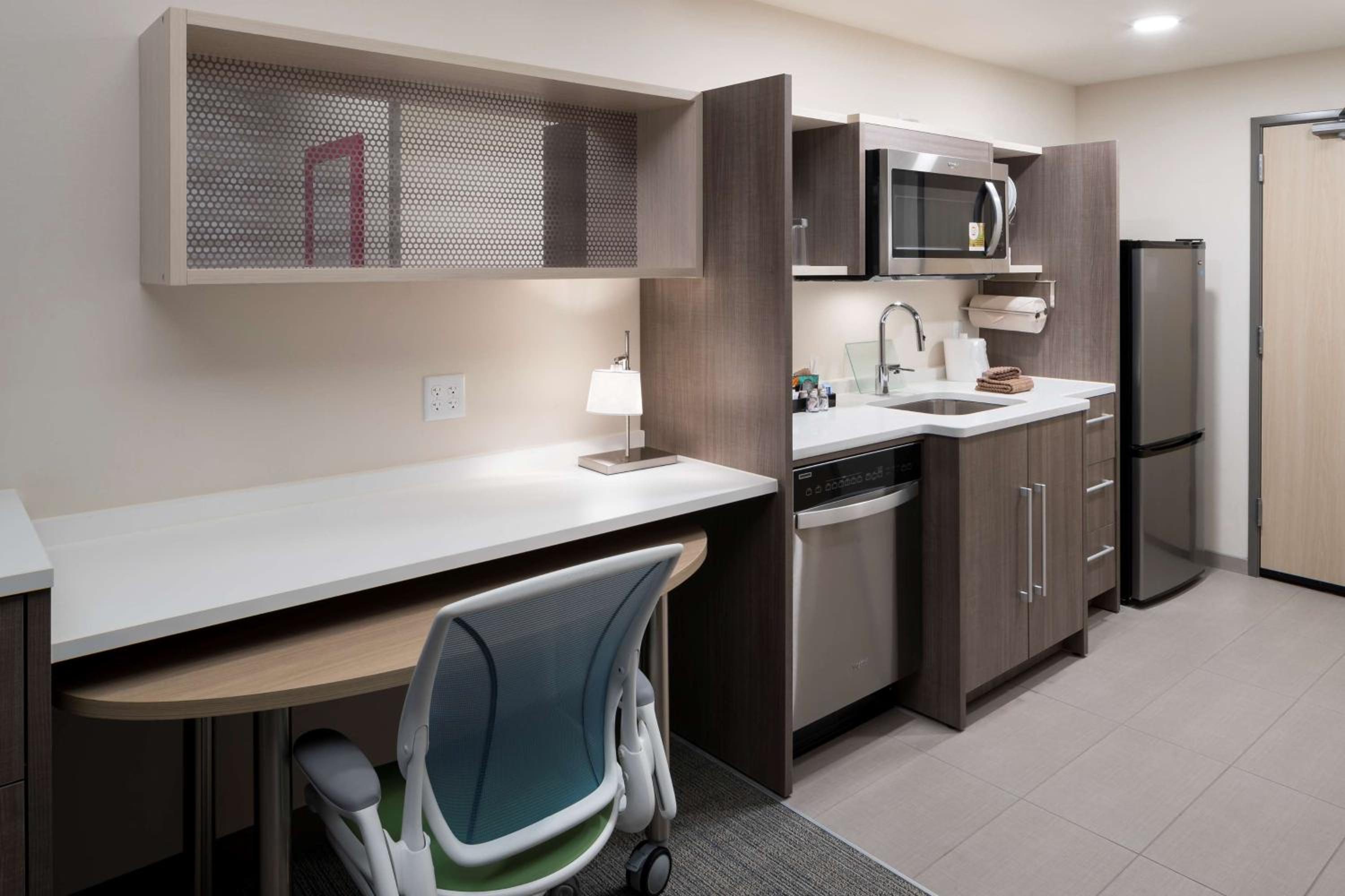 One-Bedroom King Suite - Non-Smoking - Photo 4
