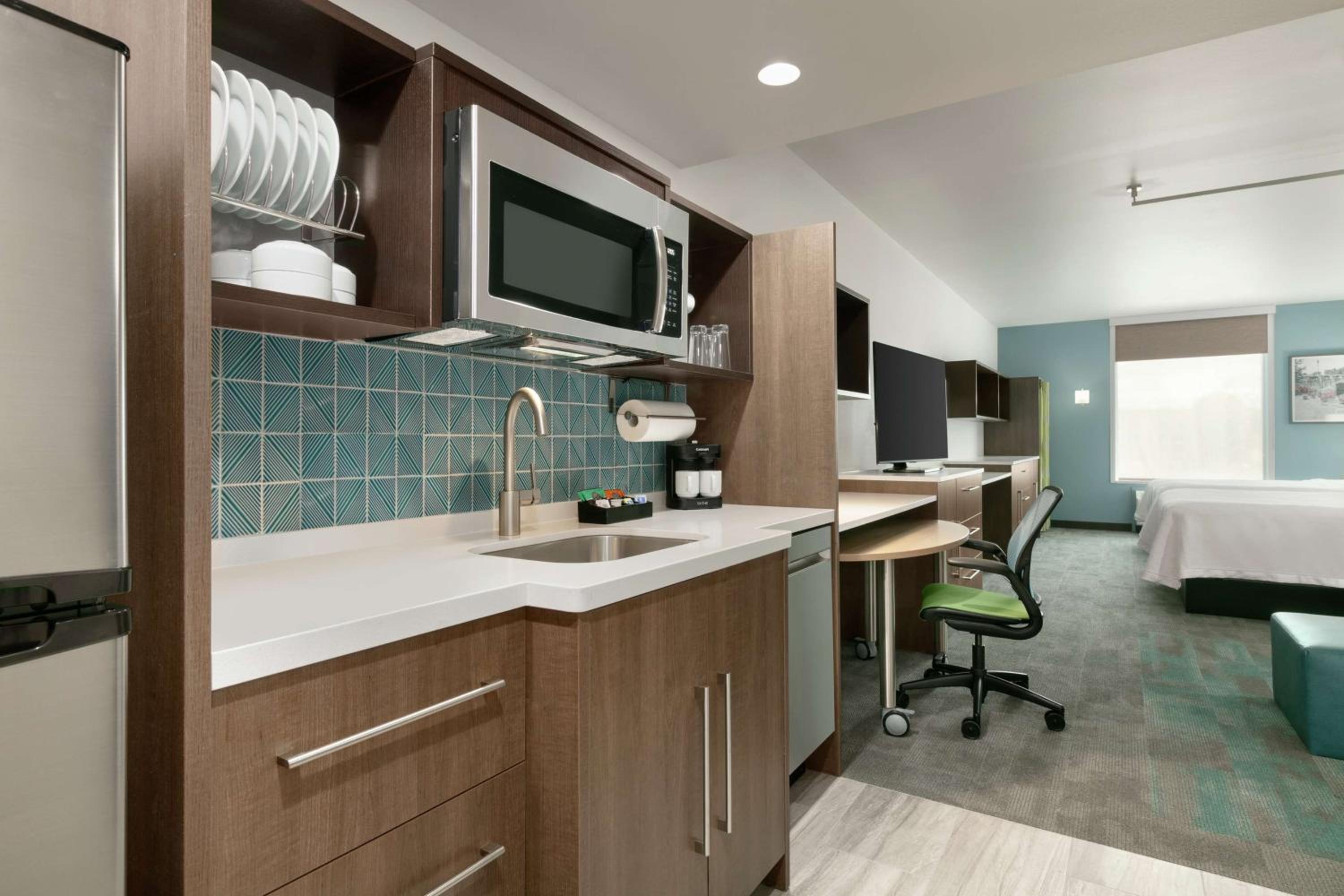 Studio Suite with Two Queen Beds - Hearing Access/Non-Smoking photo 3