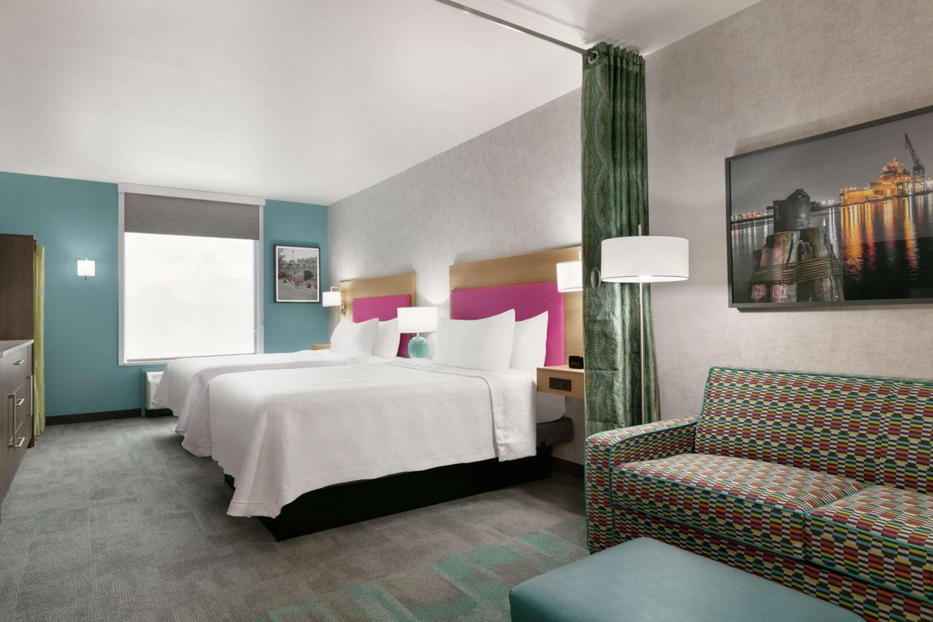 Queen Studio with Two Queen Beds - Non-Smoking photo 1