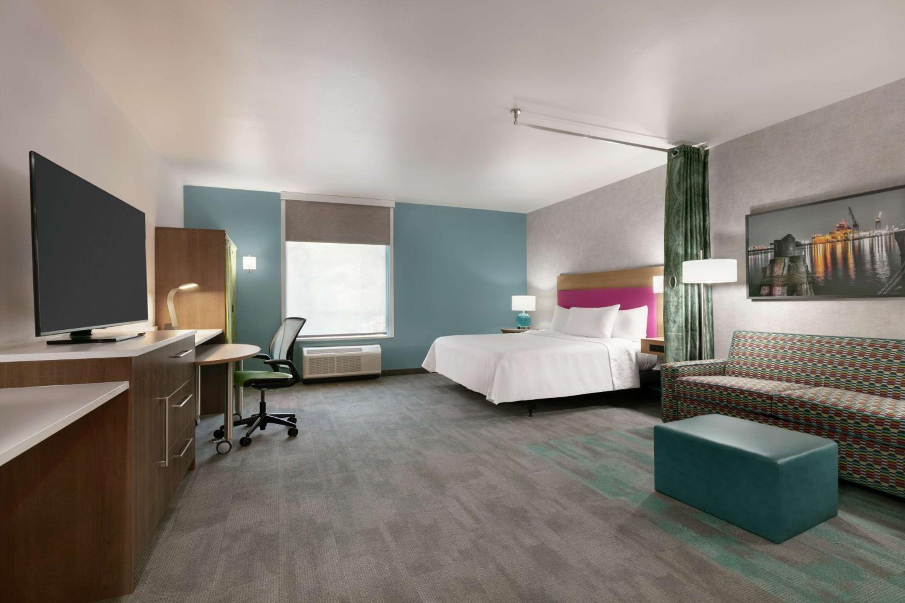 King Studio Suite - Mobility Access/Non-Smoking