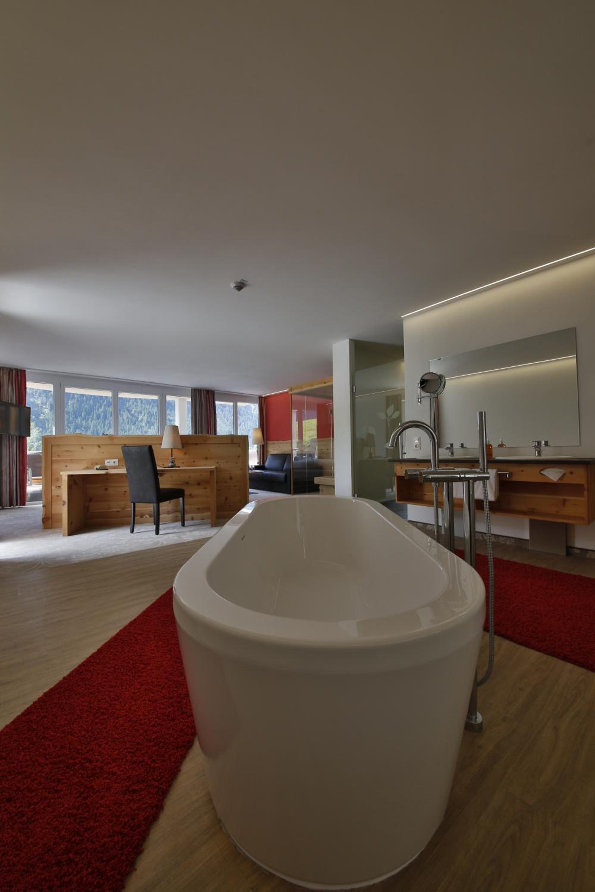 Tower Suite photo 3