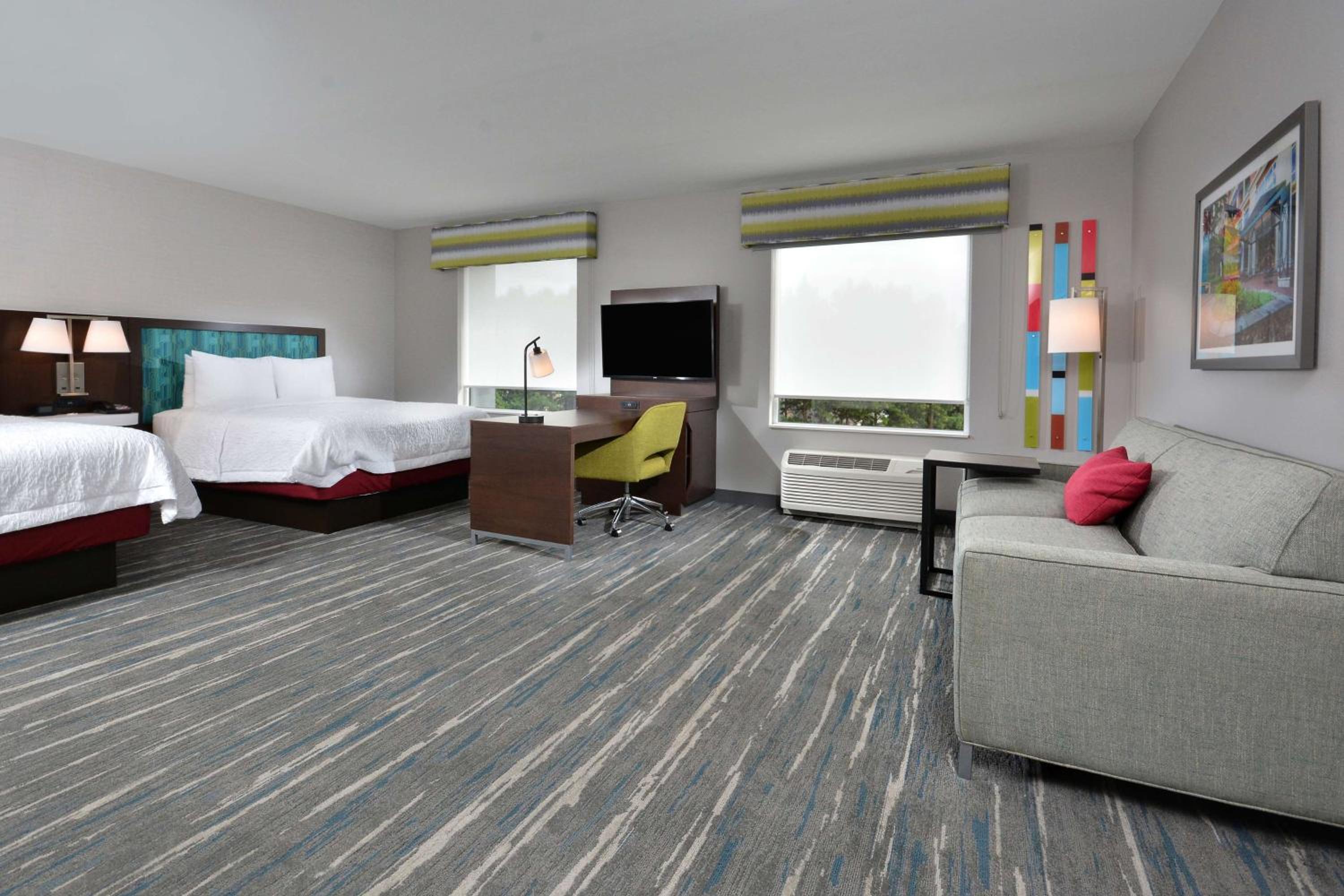 Queen Studio Suite with Two Queen Beds - Non-Smoking - Photo 1
