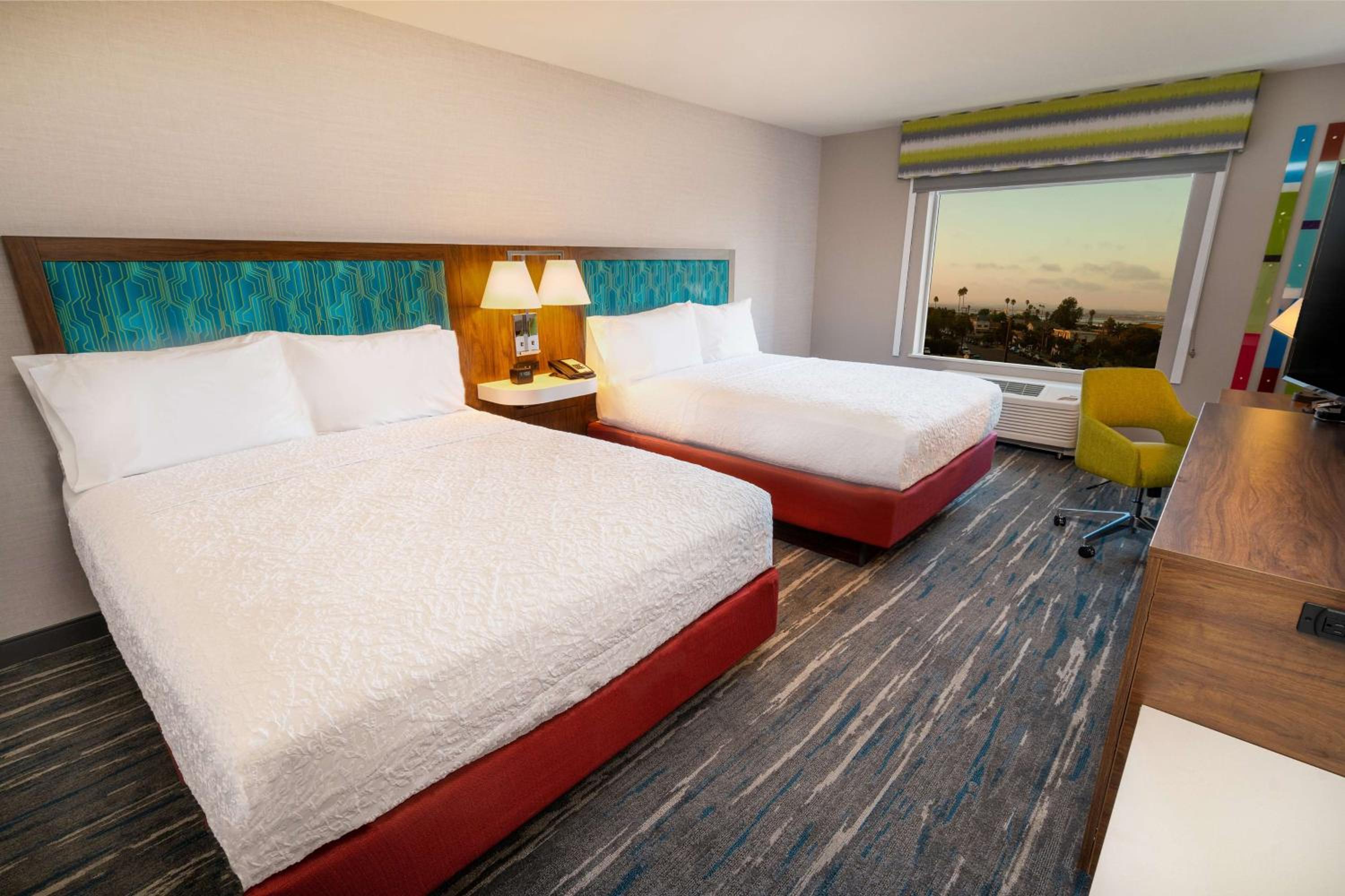 Queen Room with Two Queen Beds and Bay View  - Photo 4