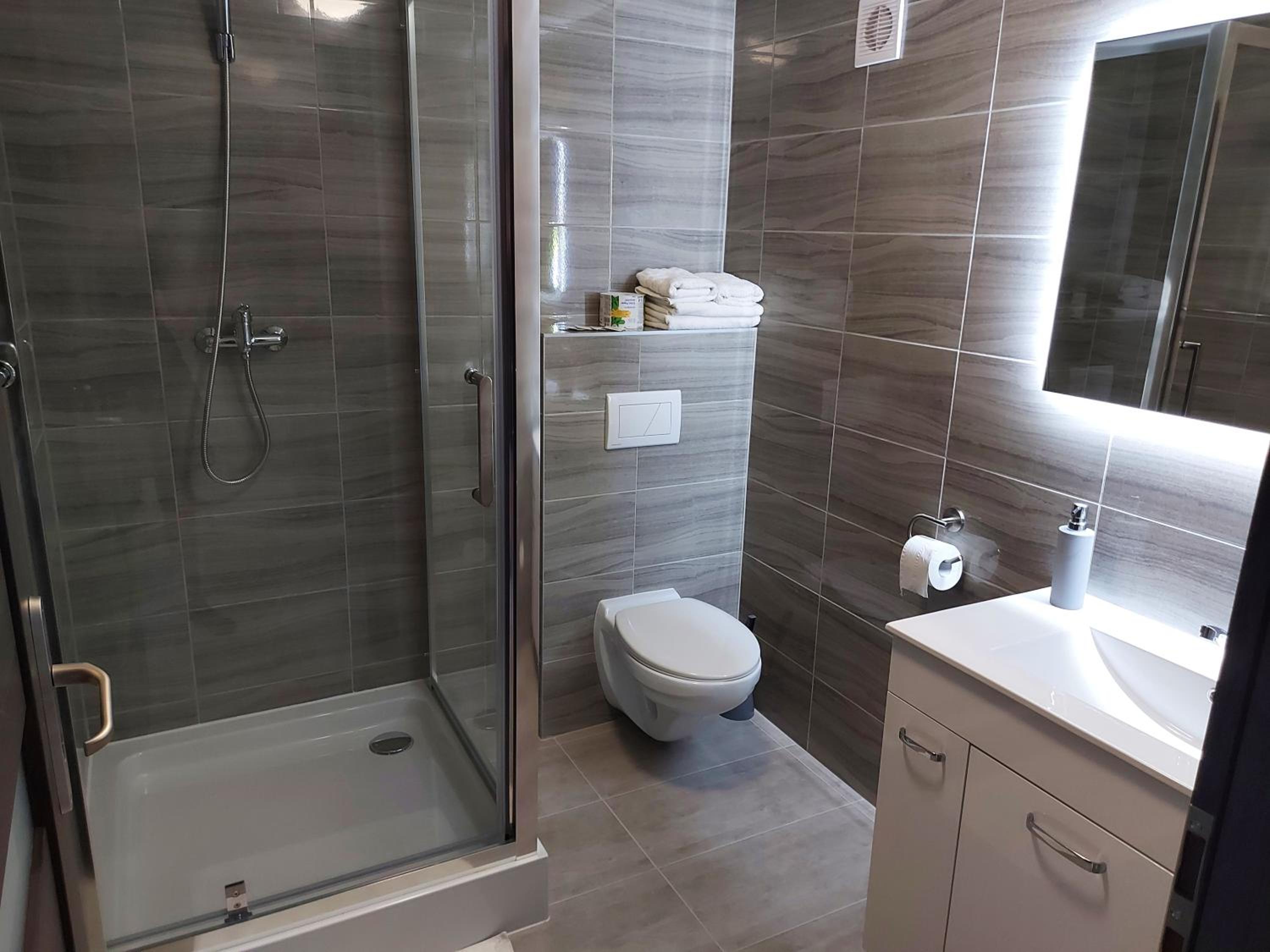 Superior Deluxe Double or Twin Room  photo 2
