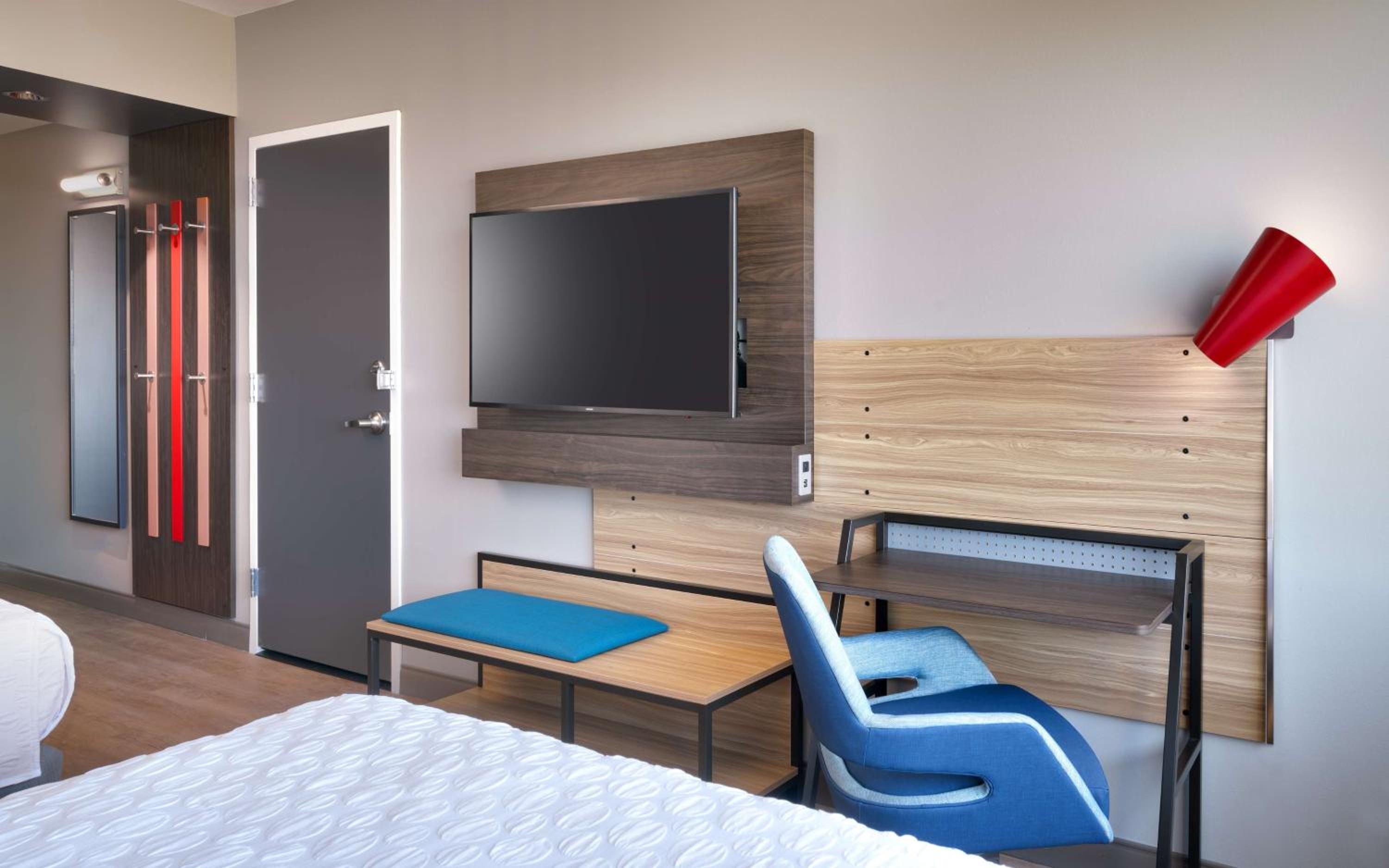 Queen Room with Two Queen Beds - Hearing Access - Photo 2