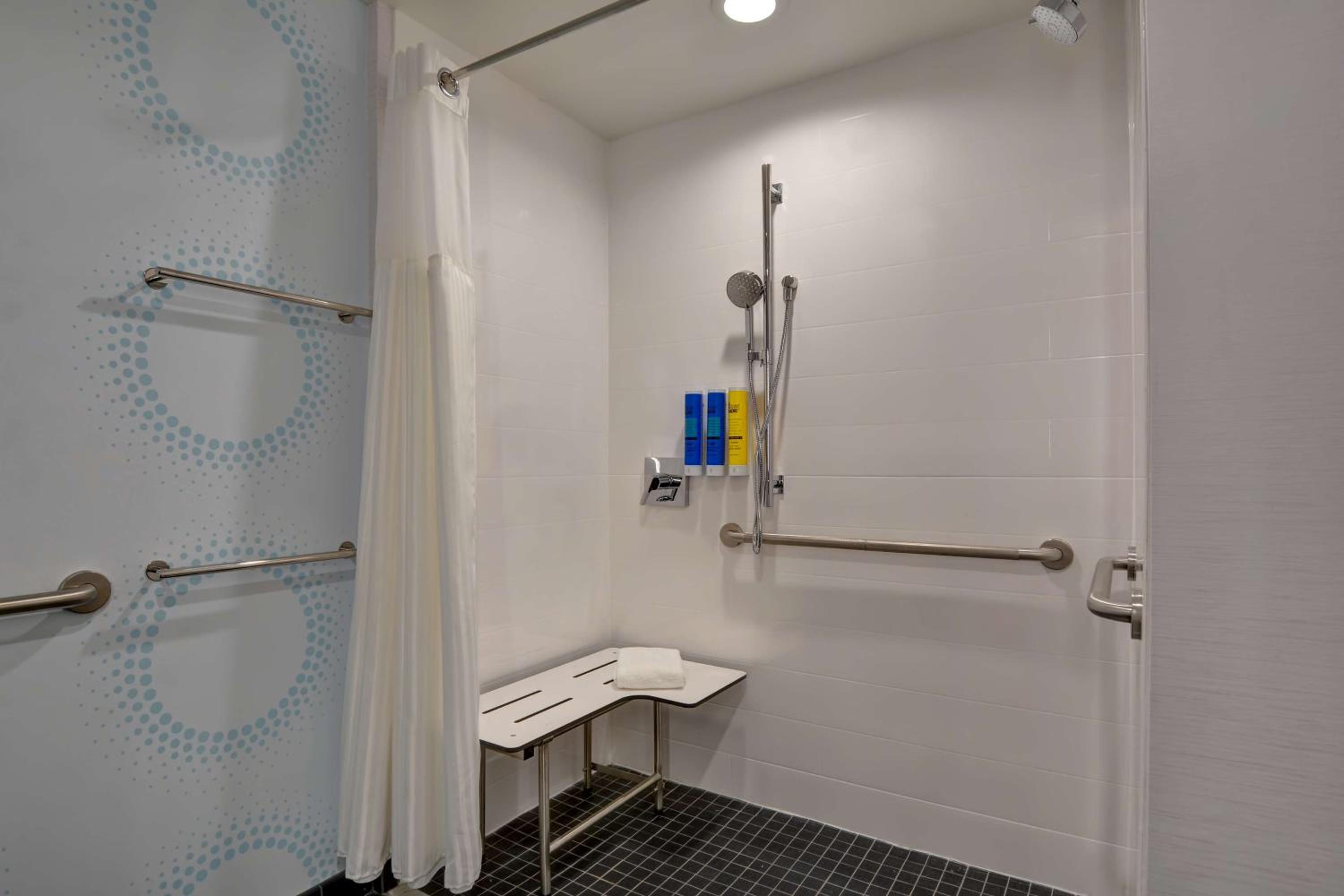 King Room with Roll-In Shower - Mobility and Hearing Access - Photo 2