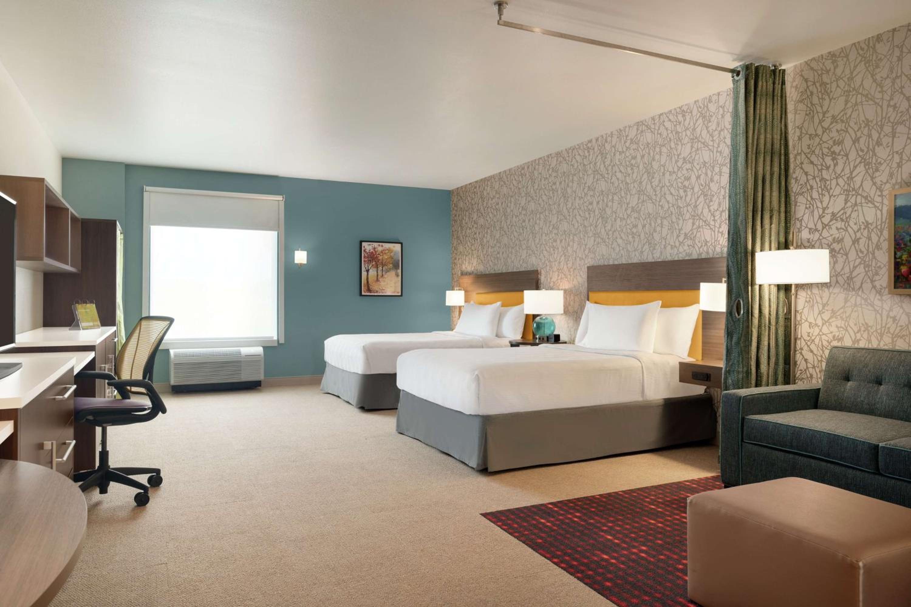 Queen Studio with Two Queen Beds - Non-Smoking - Photo 1