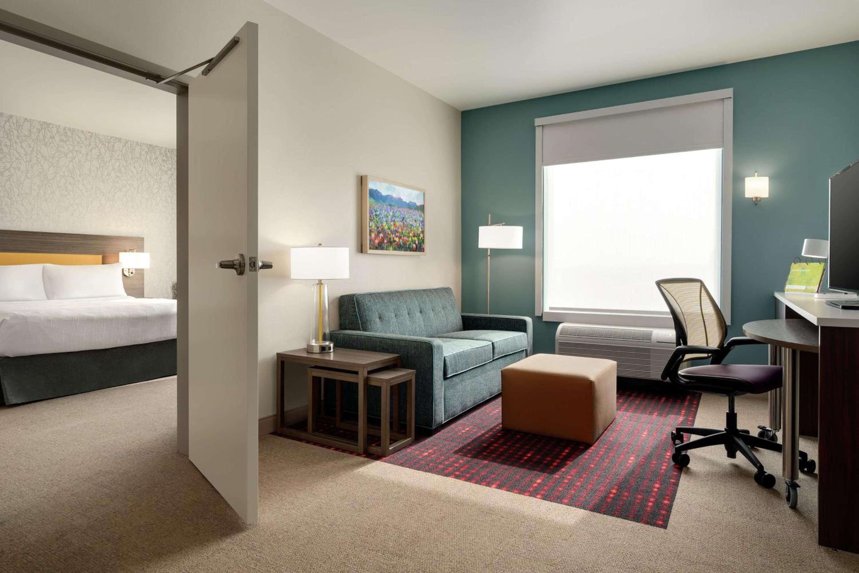 King Suite - Mobility Access/Non-Smoking - Photo 7