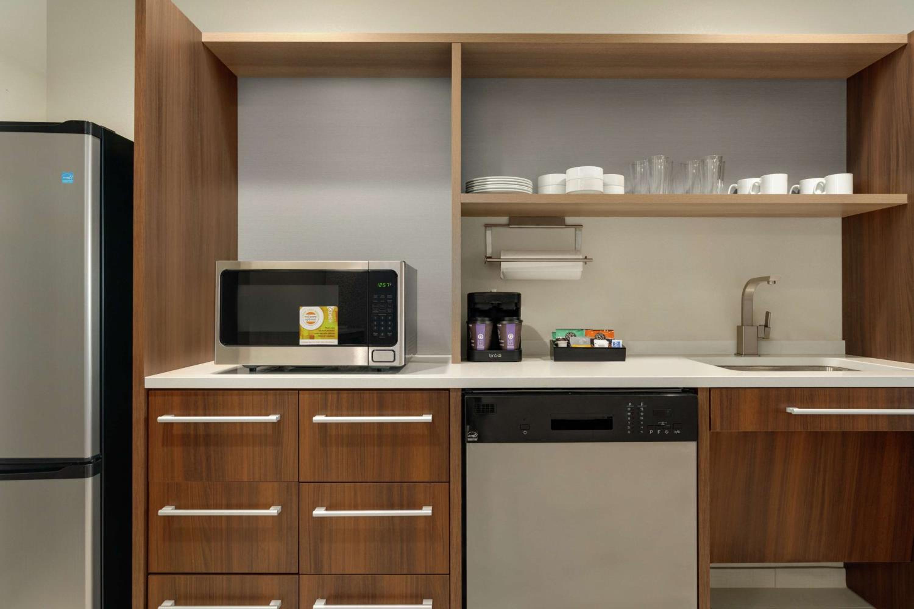 King Suite - Mobility Access/Non-Smoking - Photo 6