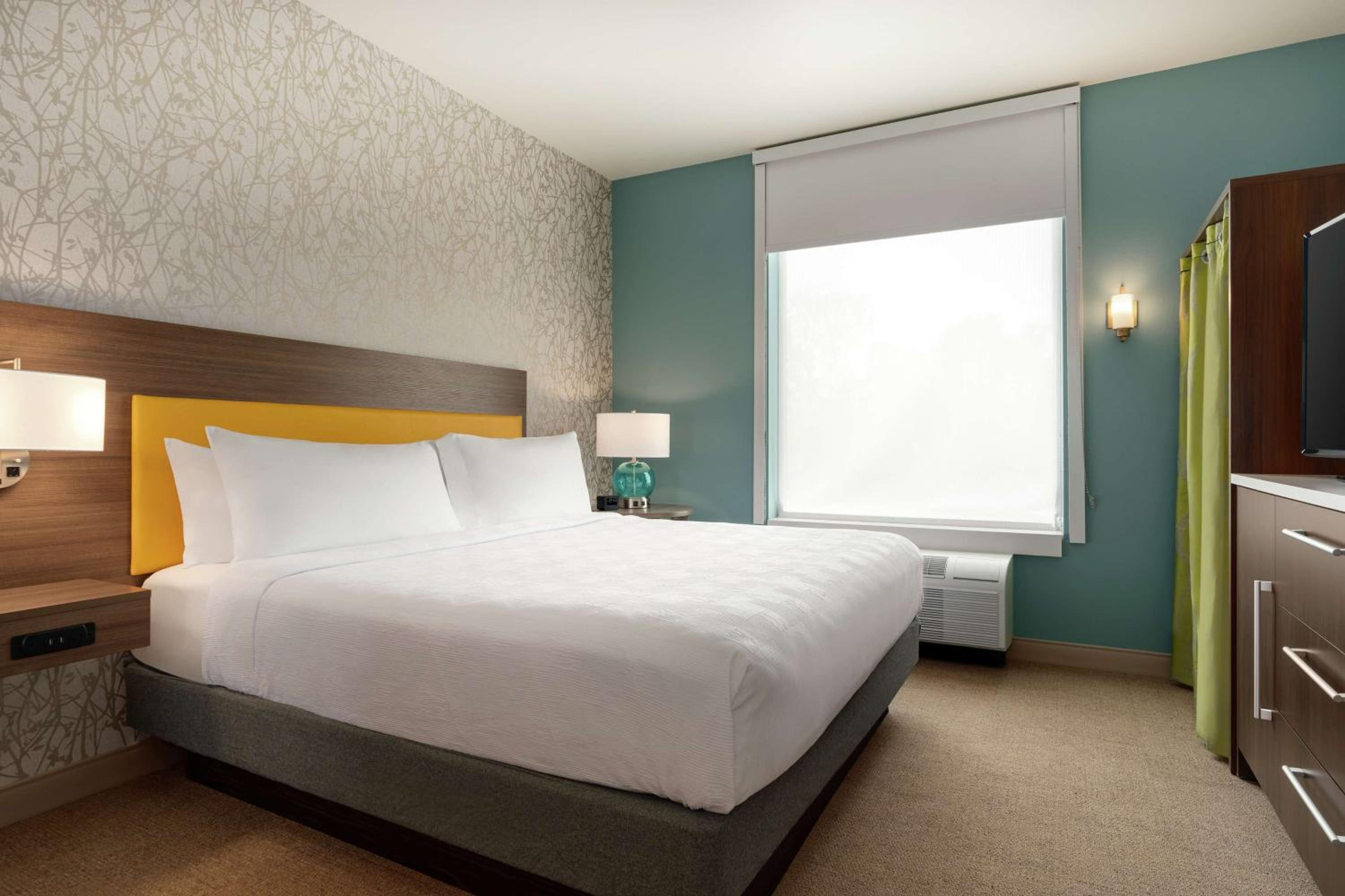 One-Bedroom King Suite - Non-Smoking - Photo 3