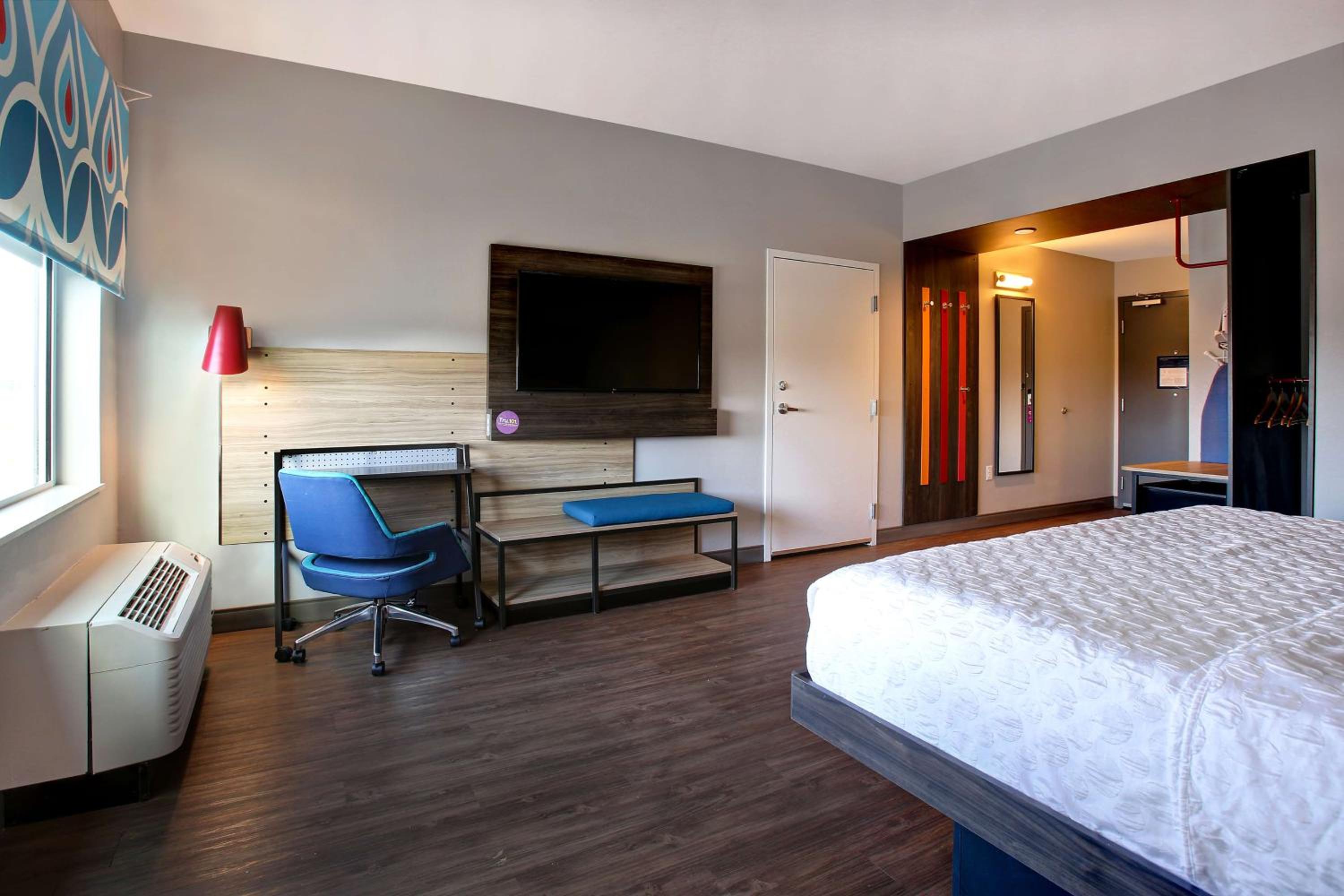 King Room - Hearing Access - Photo 1