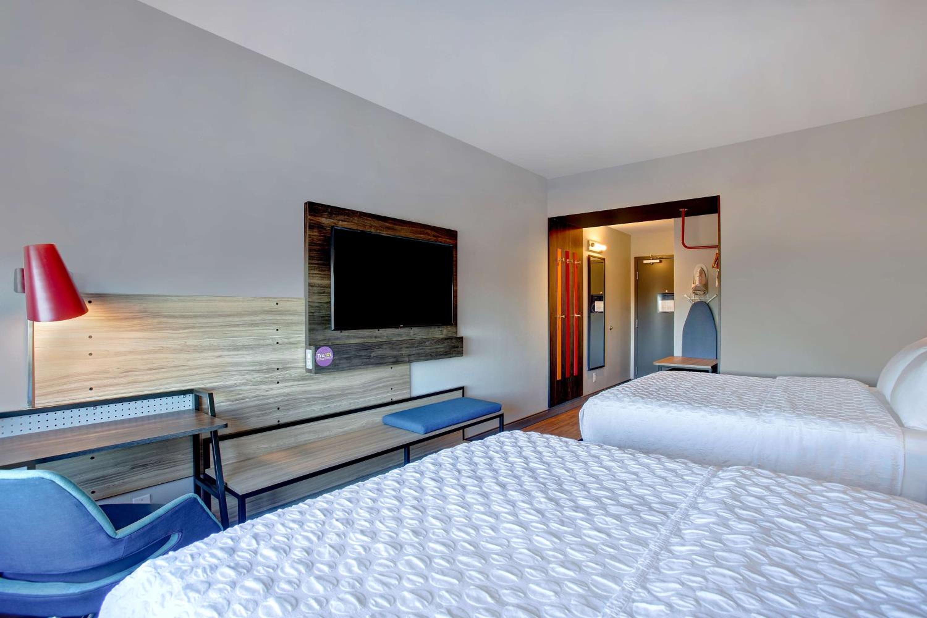 Queen Room with Two Queen Beds - Photo 1