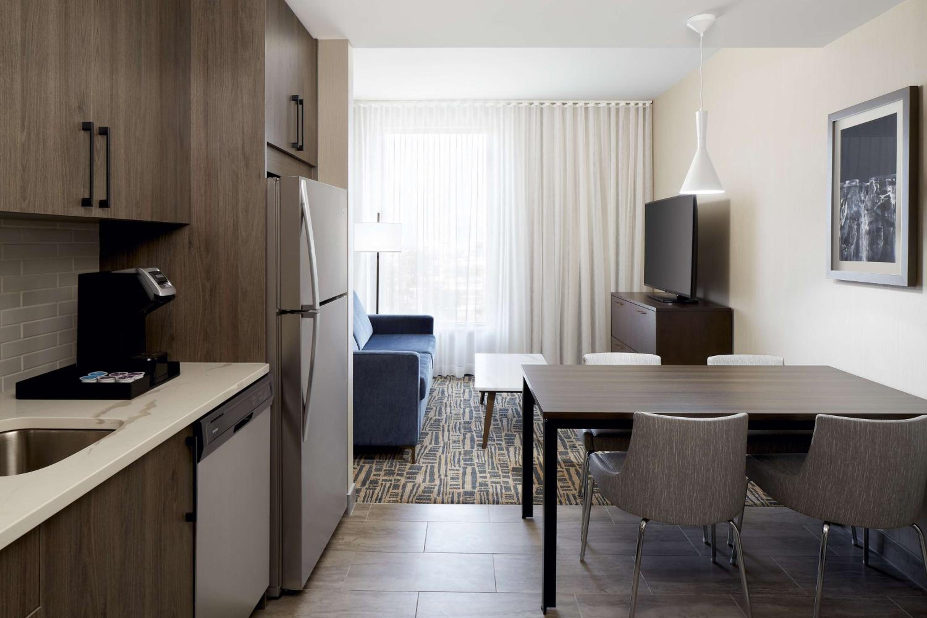 Two-Bedroom Suite - Non-Smoking - Photo 6