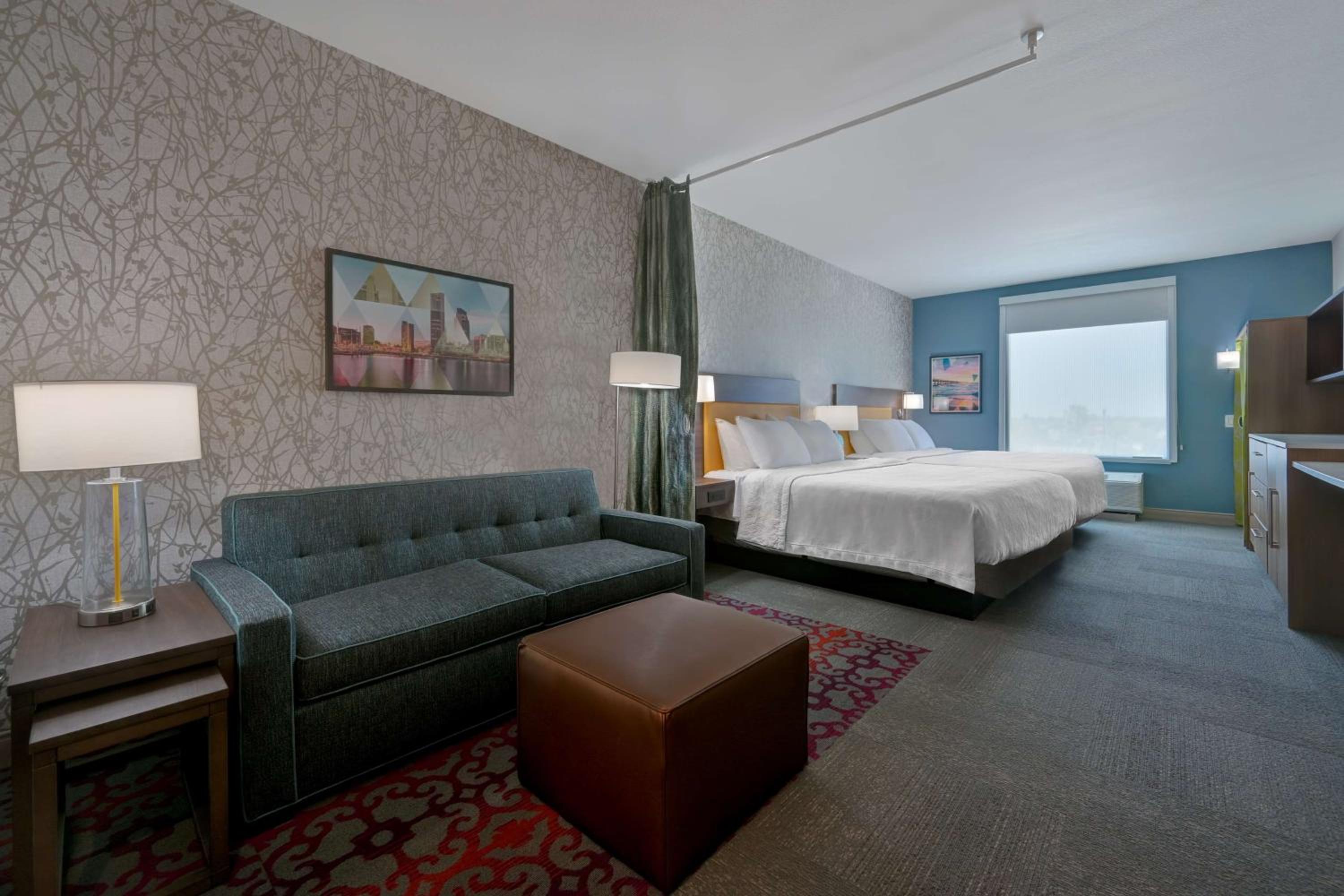 Queen Studio with Two Queen Beds - Non-Smoking - Photo 6
