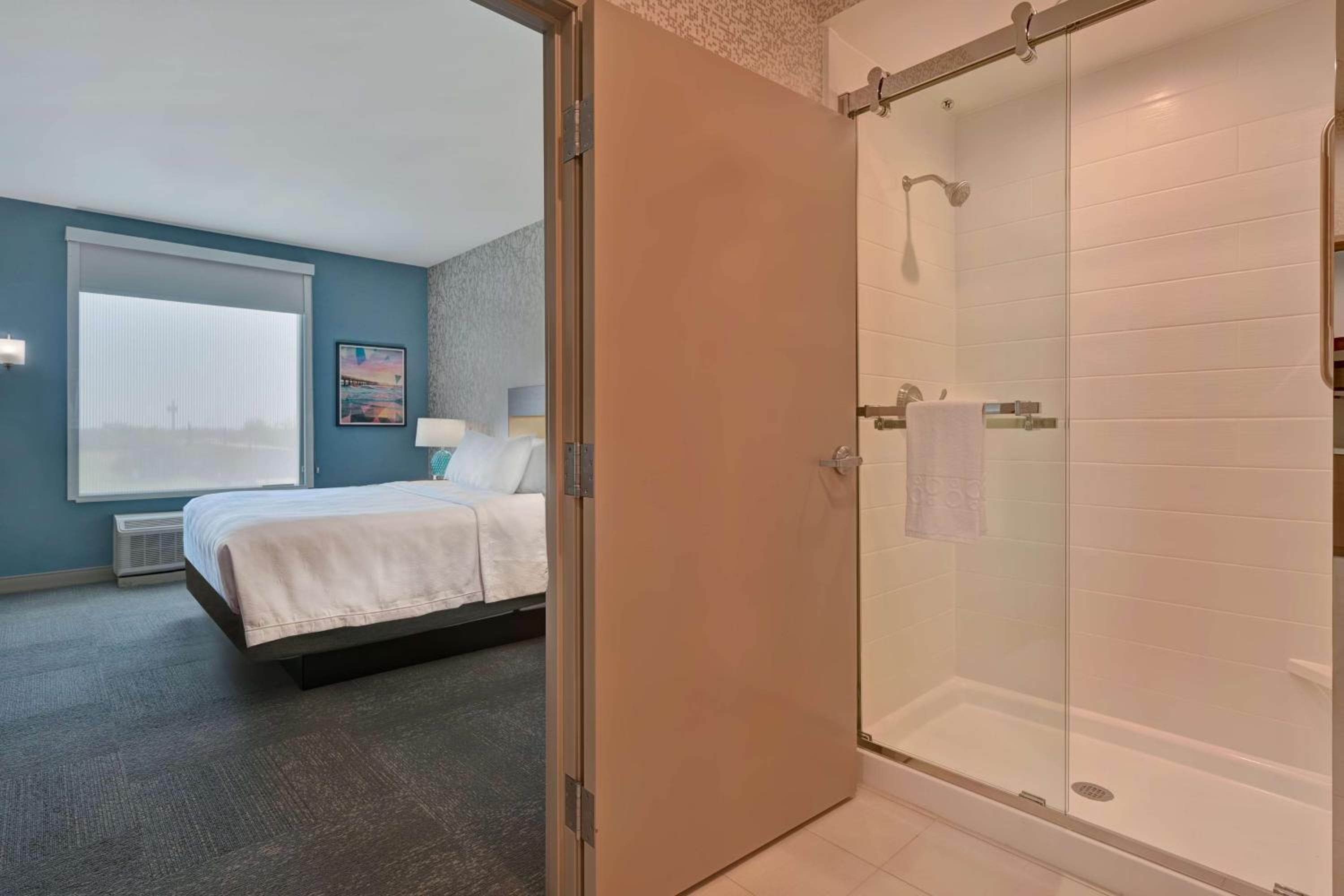 One-Bedroom King Suite - Non-Smoking - Photo 6