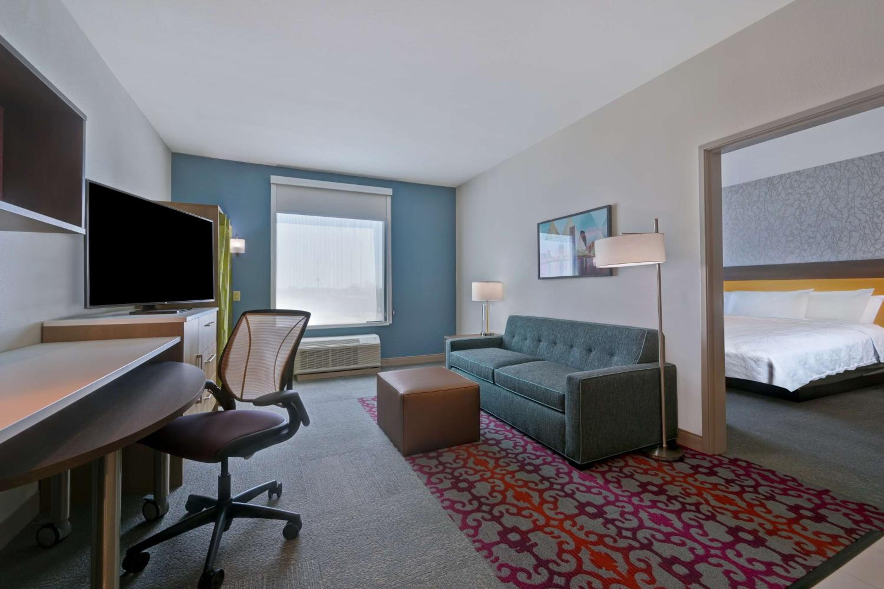 One-Bedroom King Suite - Non-Smoking - Photo 3