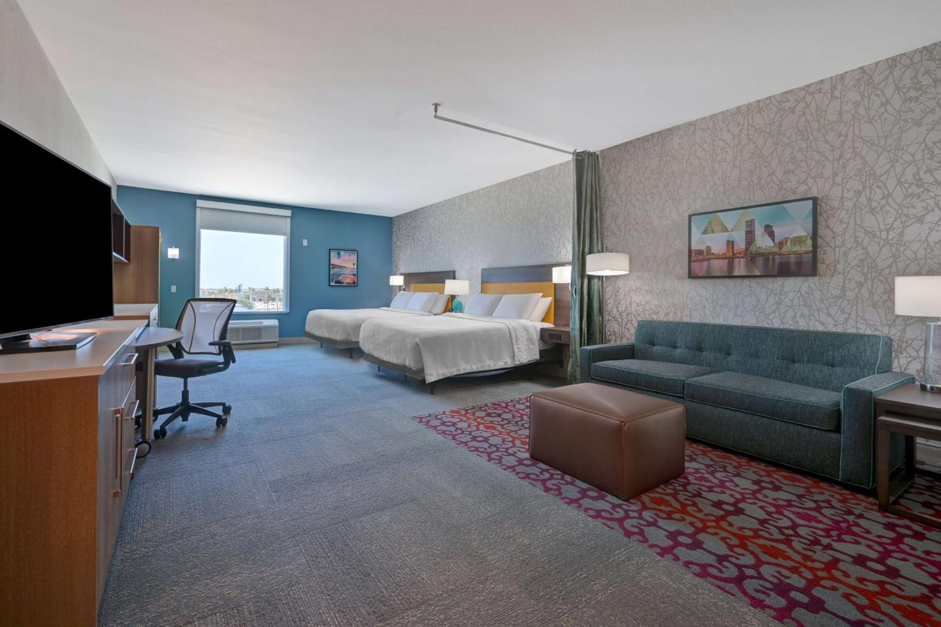 Queen Studio with Two Queen Beds - Non-Smoking - Photo 3