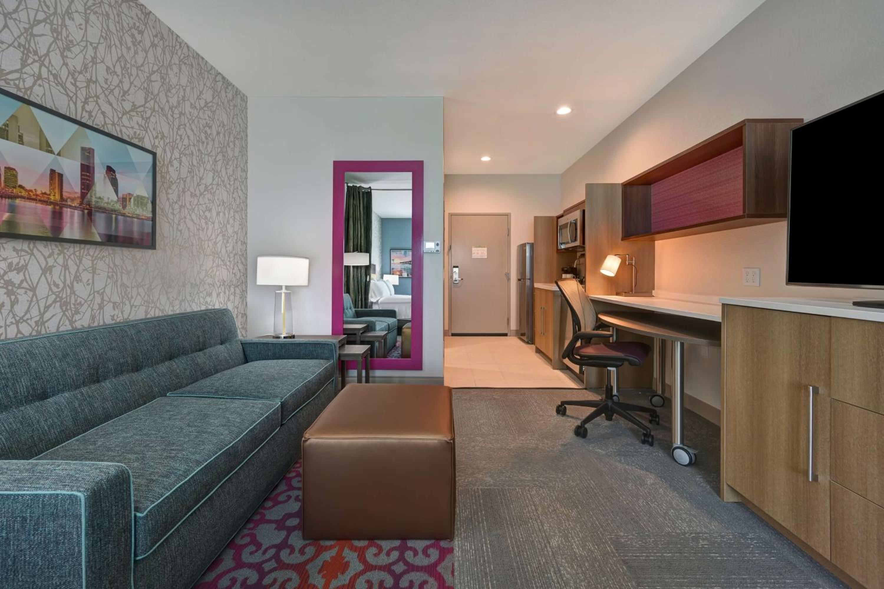 Queen Studio with Two Queen Beds - Non-Smoking - Photo 4
