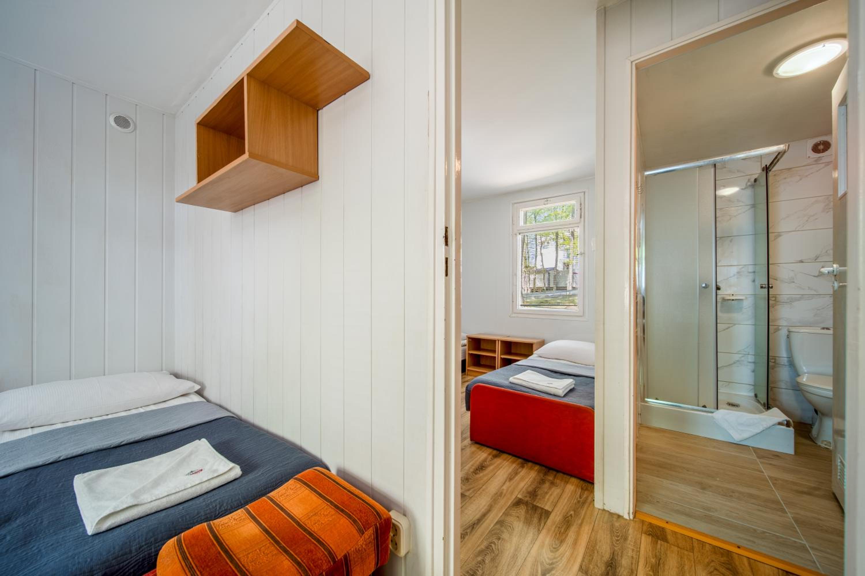 Quadruple Room with Private Bathroom photo 1