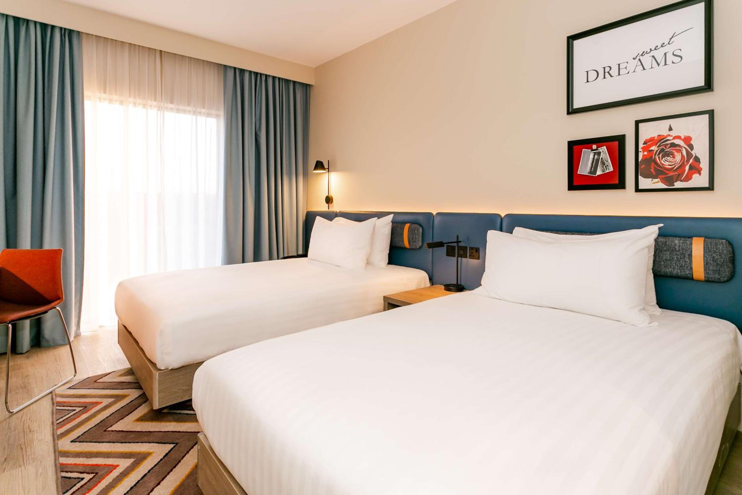 Twin Room - Photo 3
