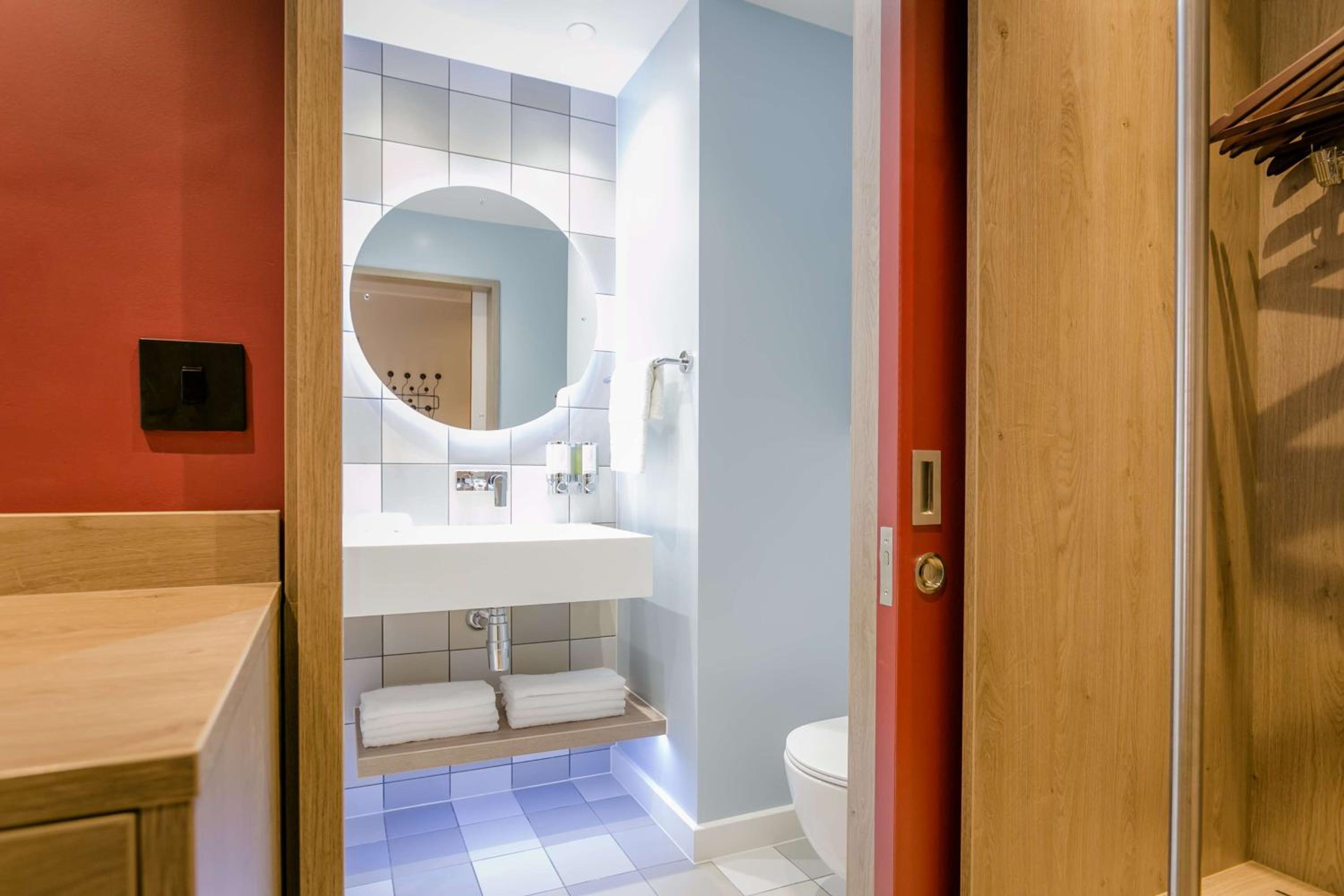 Twin Room - Photo 5