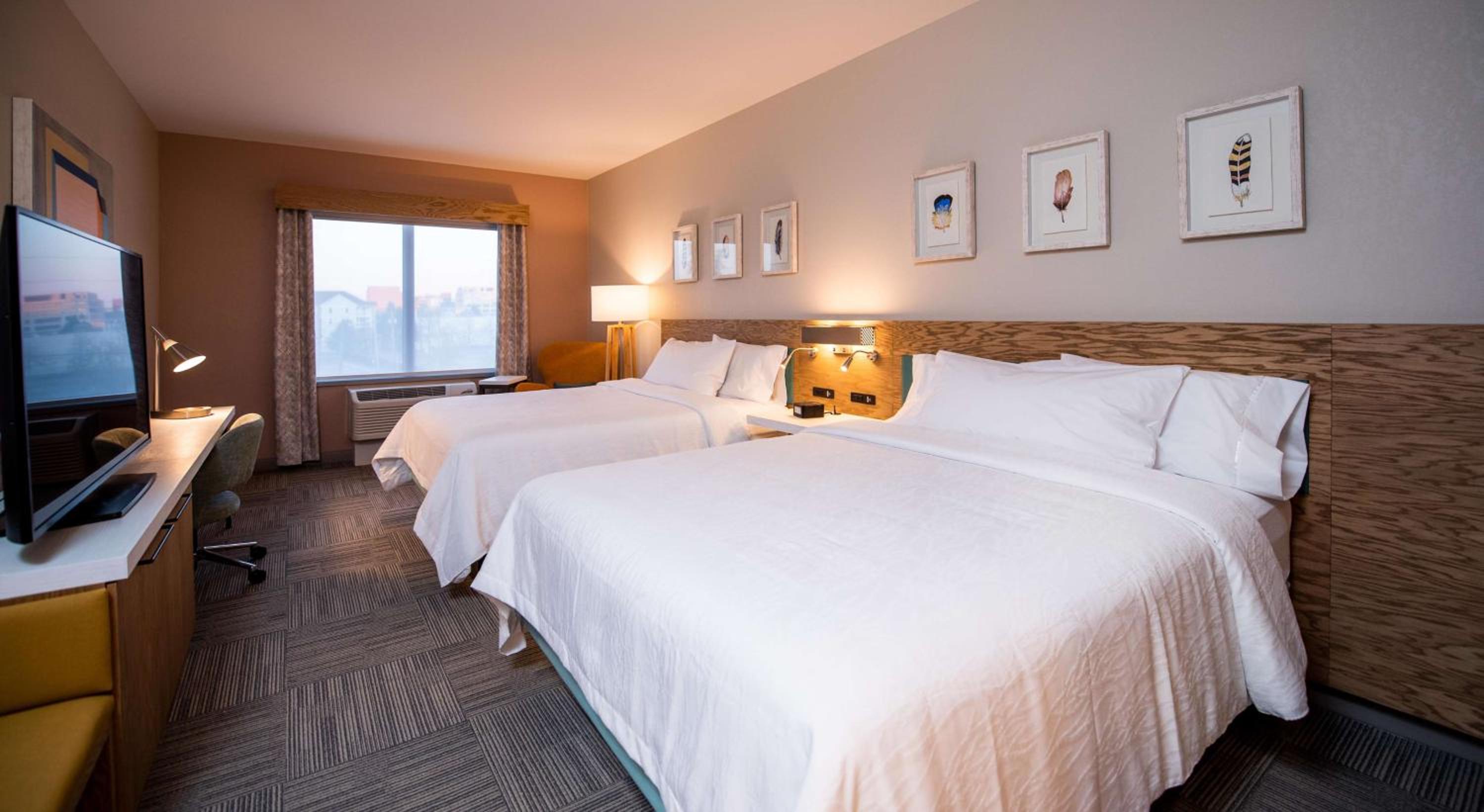Queen Room with Two Queen Beds - Photo 1