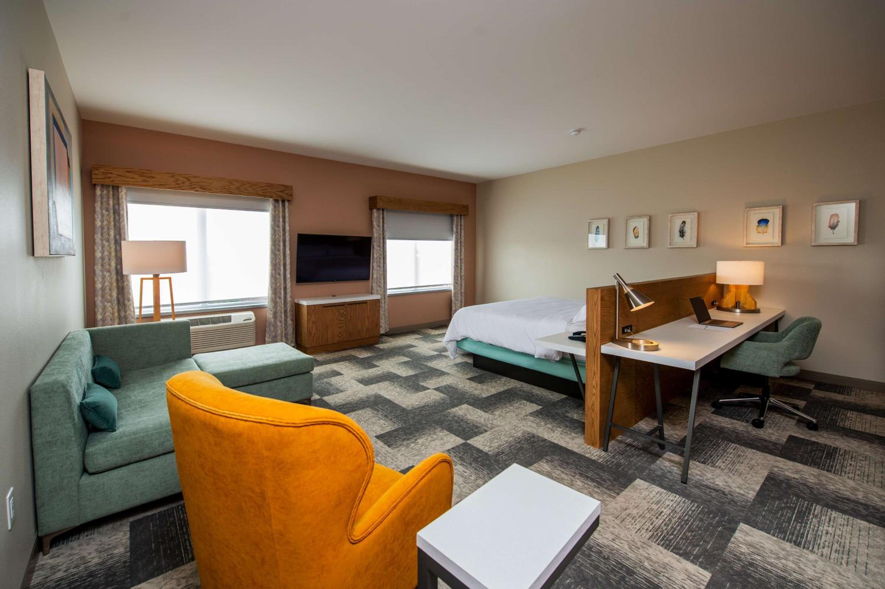 Junior King Suite - Photo 3