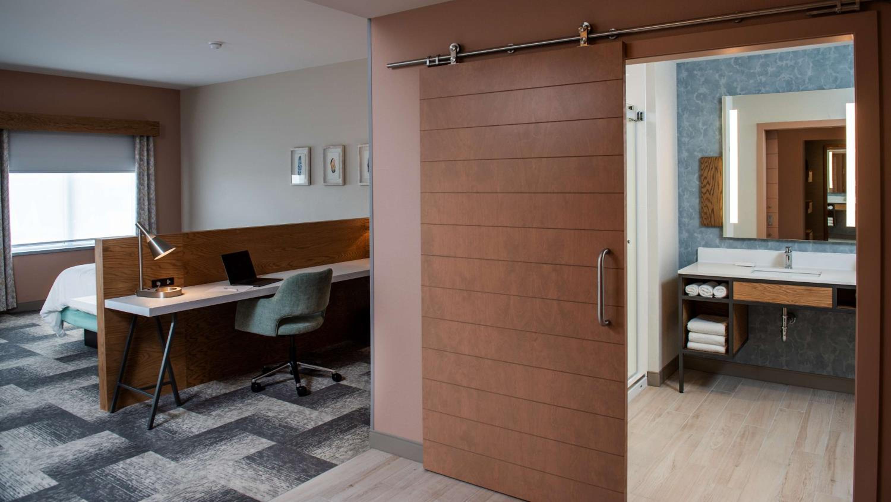 Junior King Suite - Photo 7