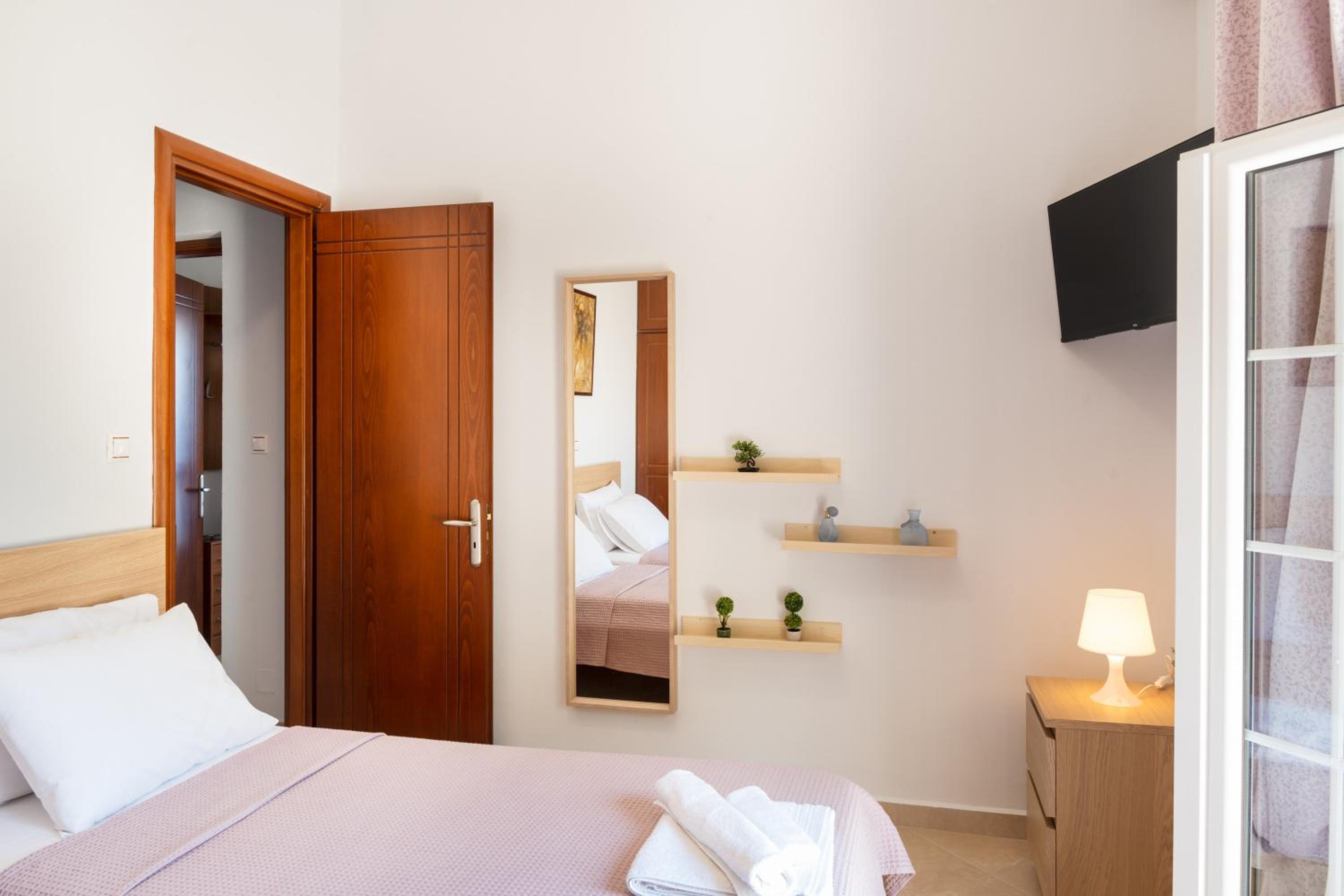 Two-Bedroom Deluxe Apartment with Ocean View photo 3