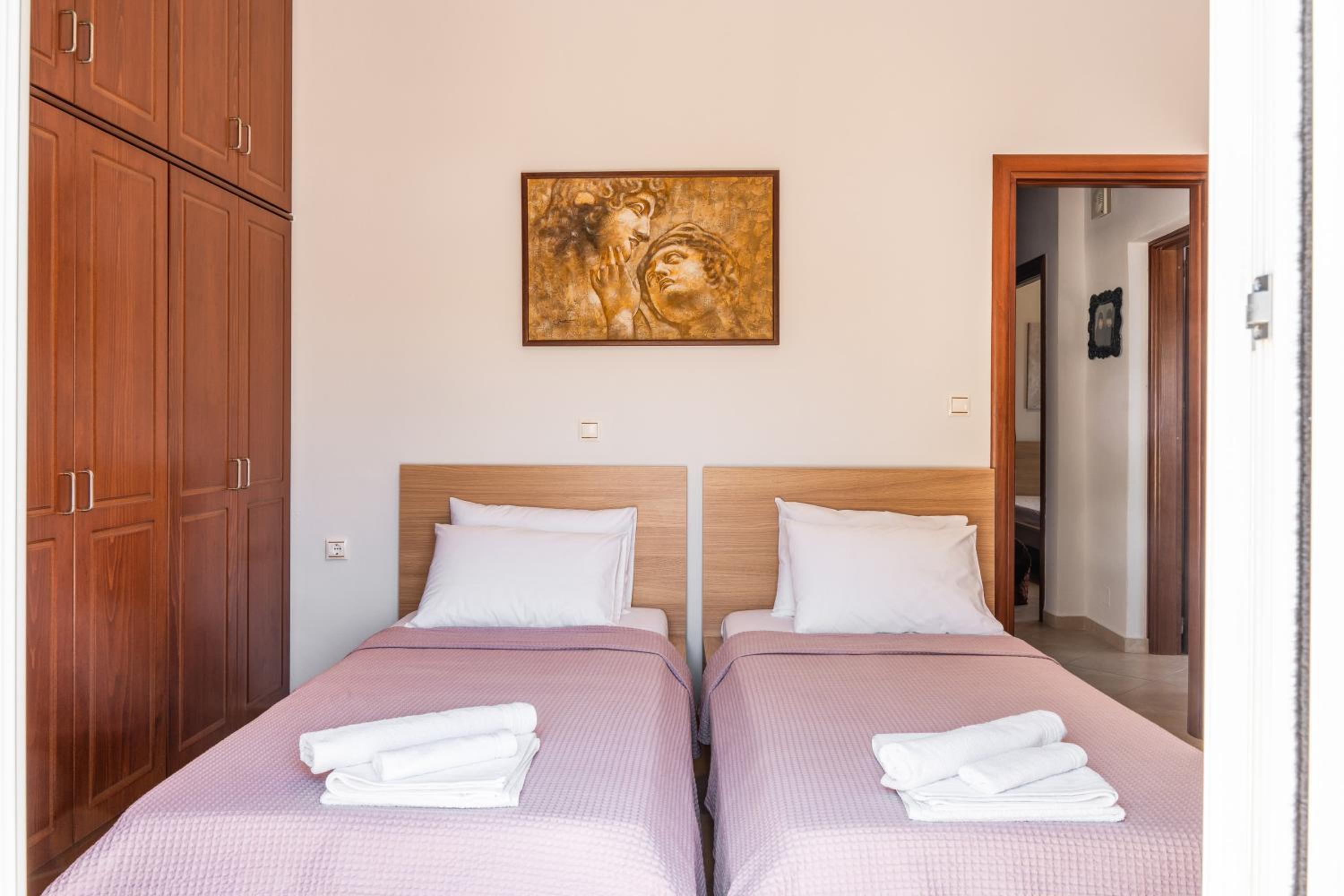 Two-Bedroom Deluxe Apartment with Ocean View photo 2
