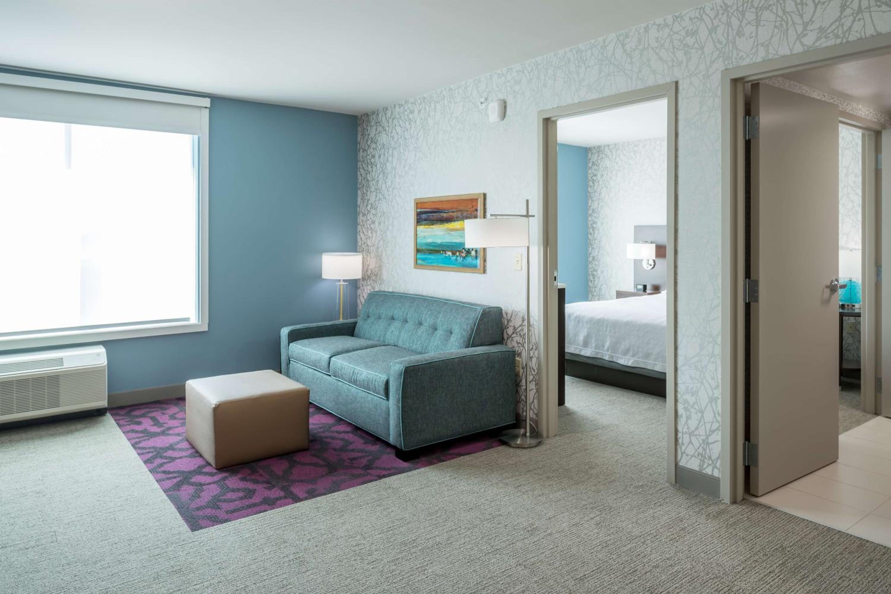 One-Bedroom Queen Suite - Non-Smoking - Photo 5