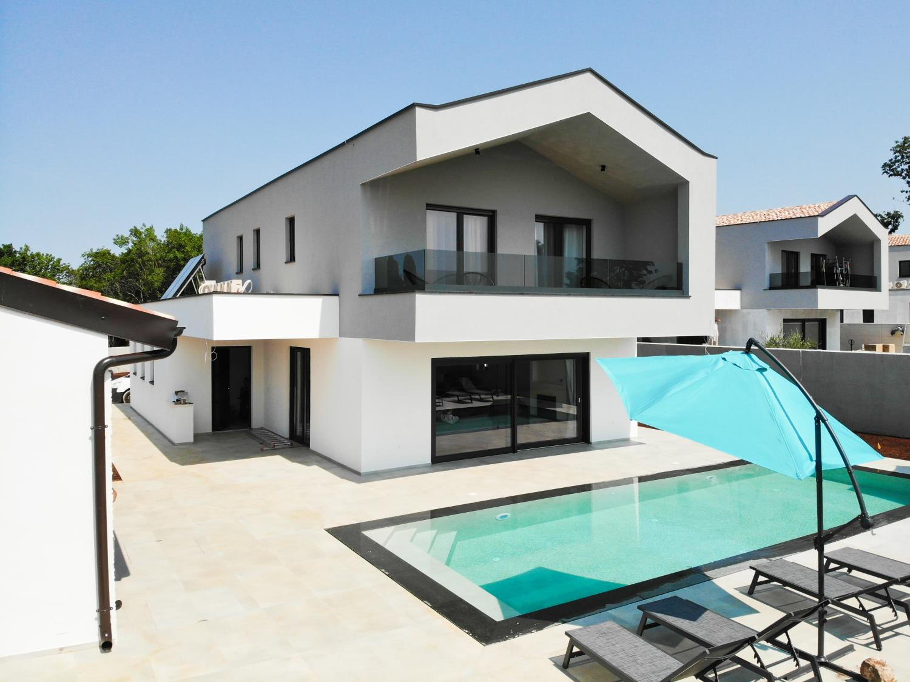 Villa photo 2