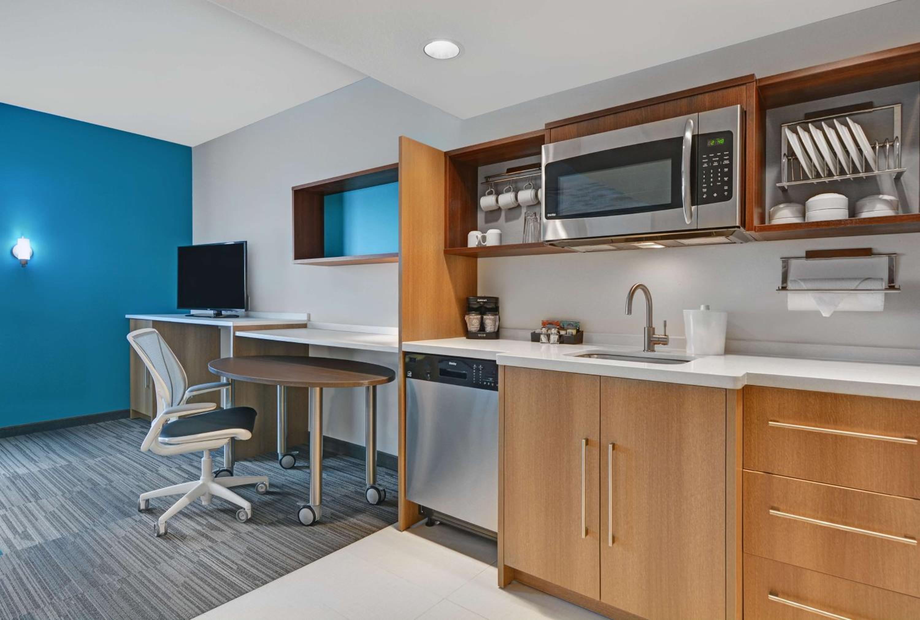 One-Bedroom King Suite - Non-Smoking - Photo 3
