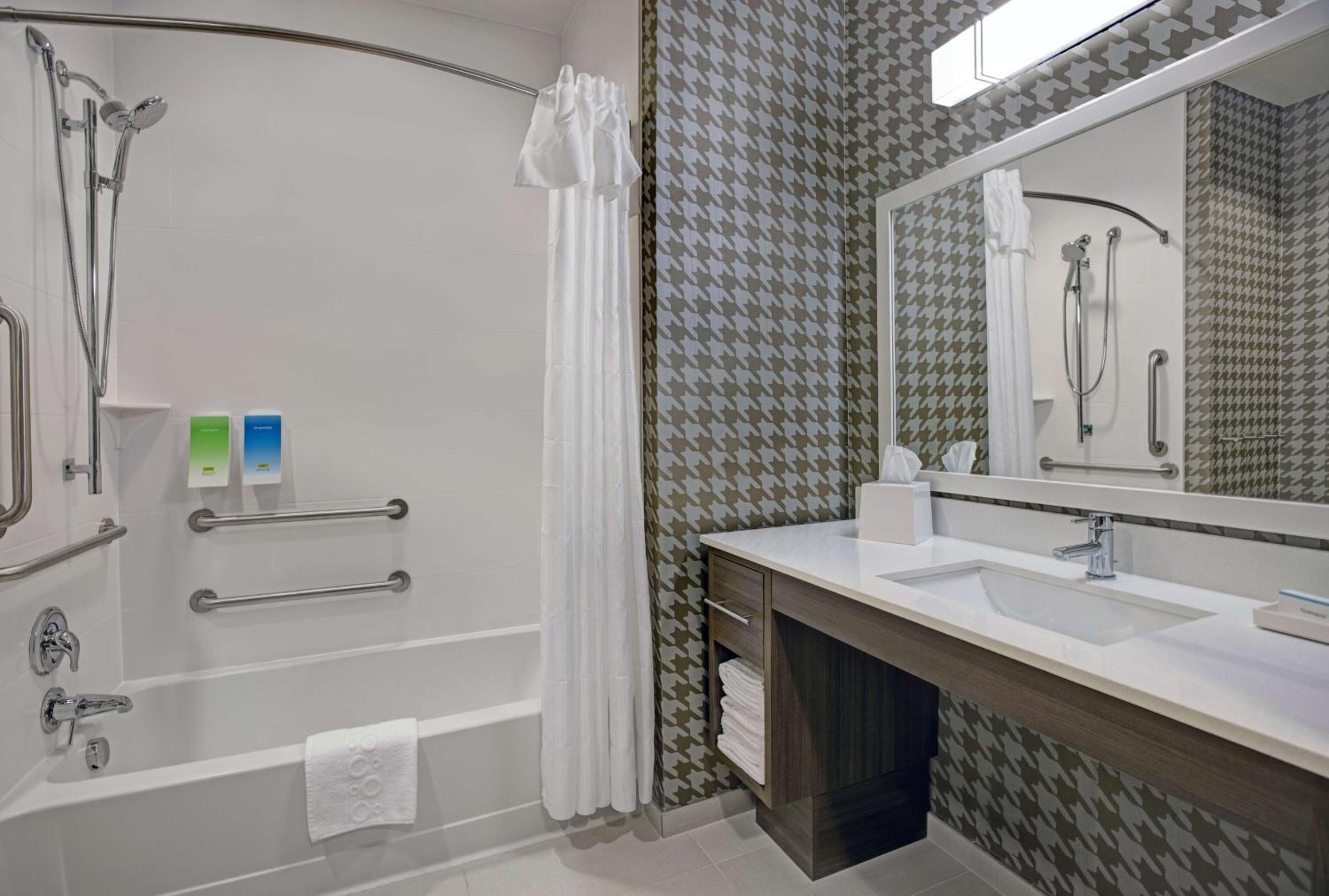 King Studio Suite - Mobility Access/Non-Smoking - Photo 4