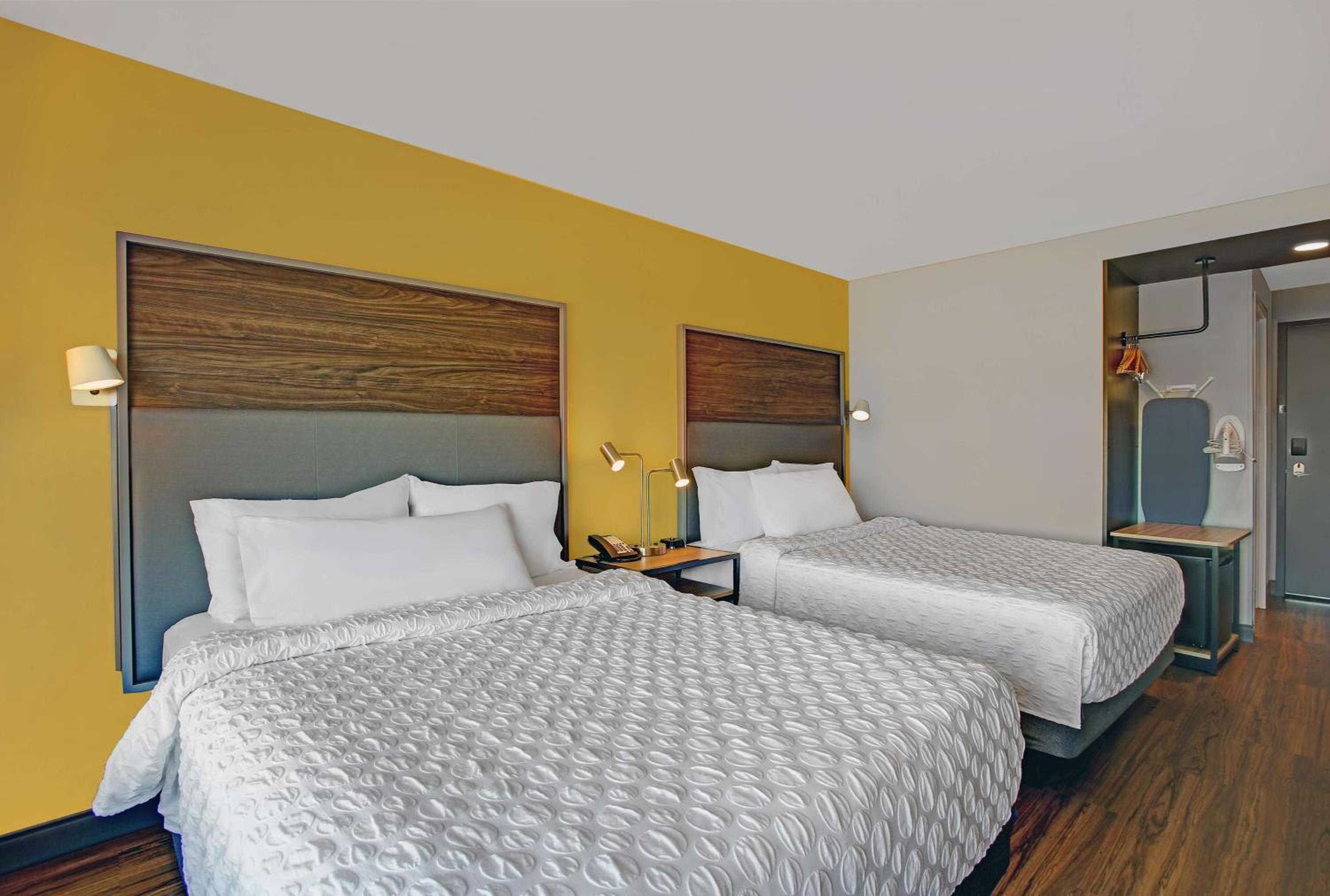 Queen Room with Two Queen Beds - Photo 1
