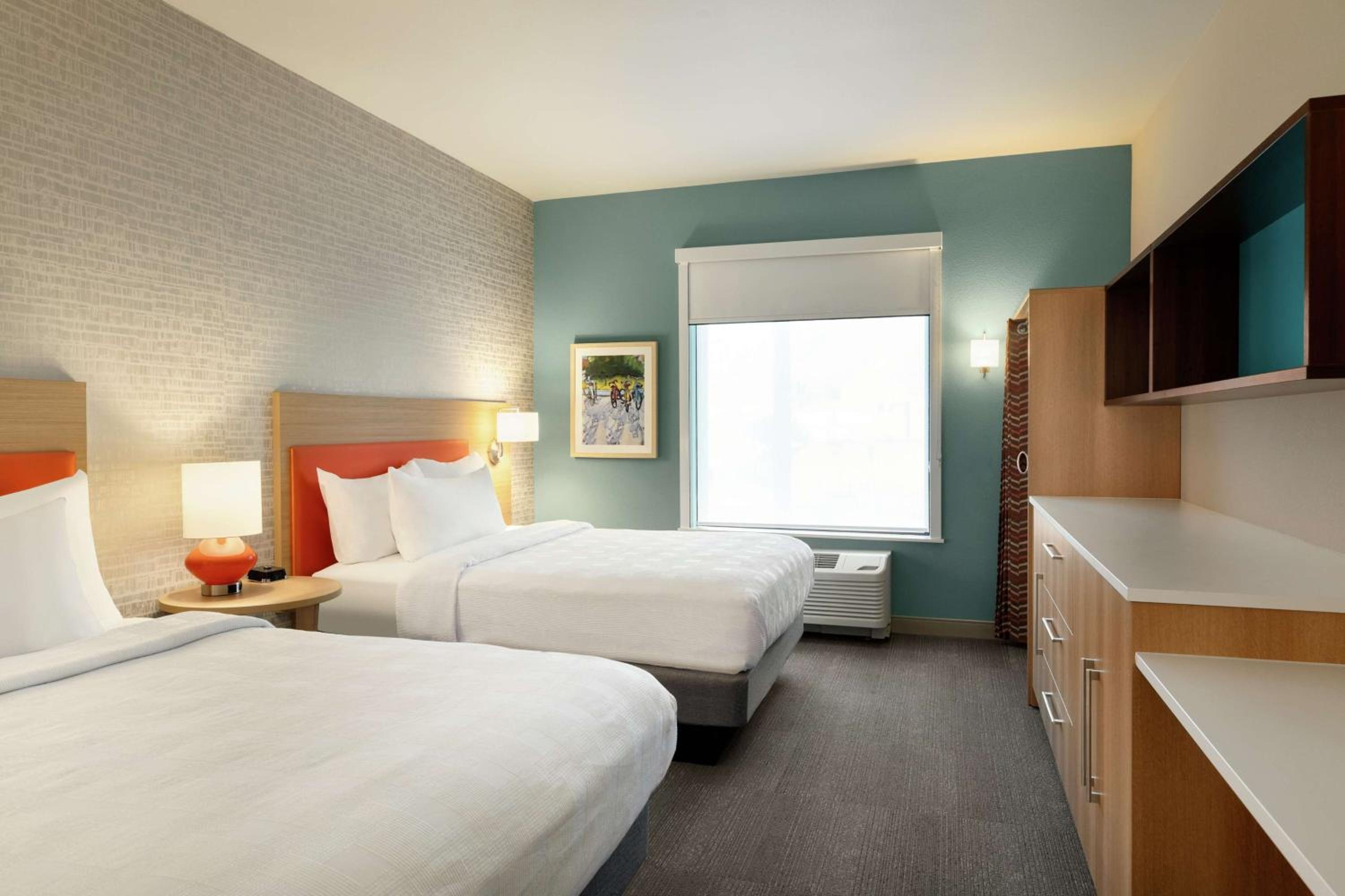 Queen Studio with Two Queen Beds - Non-Smoking - Photo 1