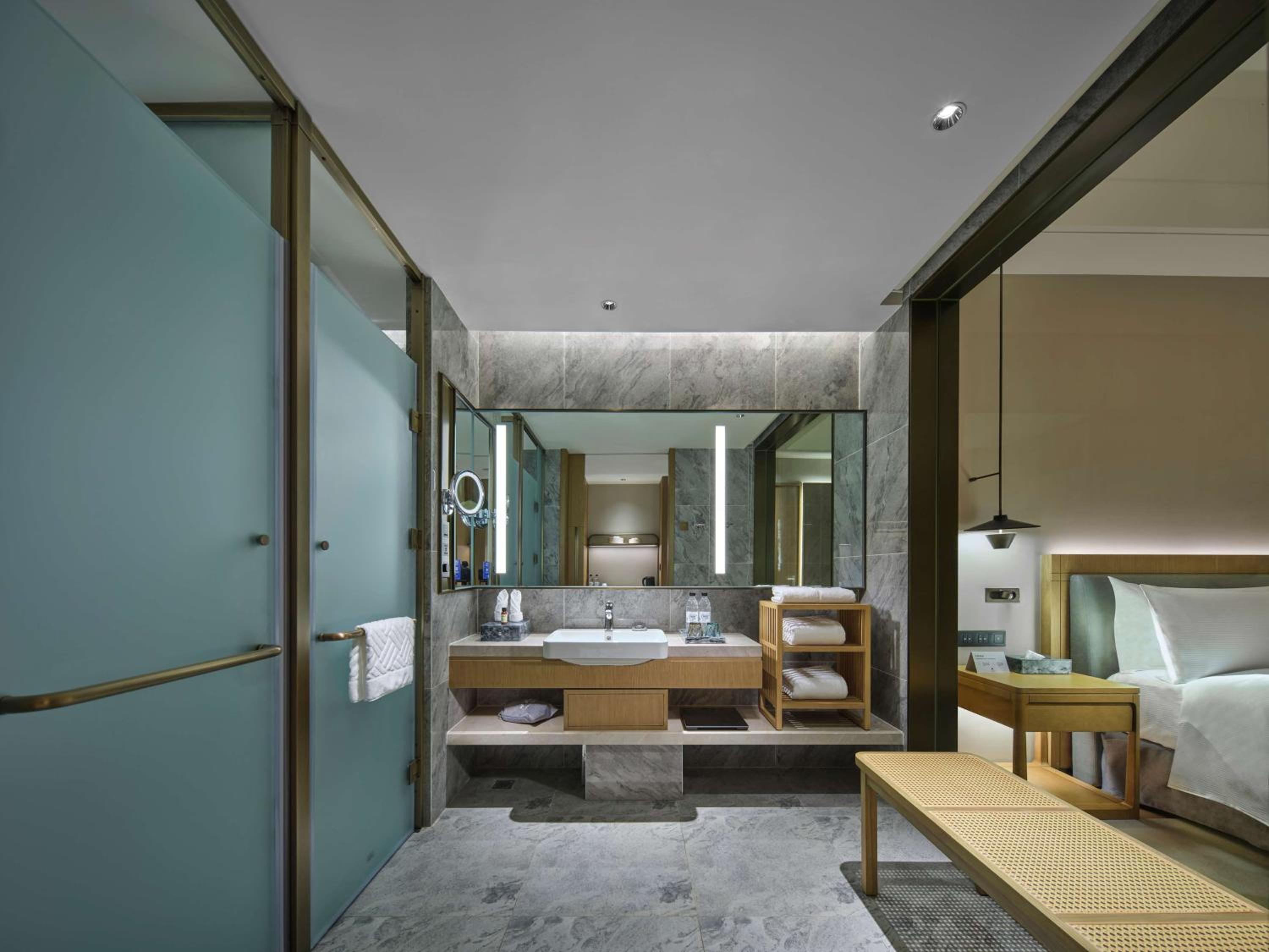 King Room with Balcony photo 1
