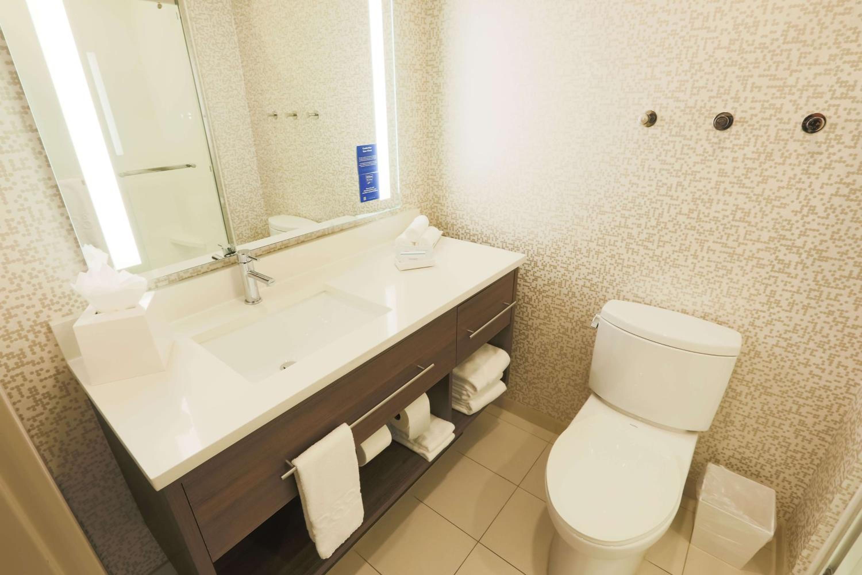 King Studio Suite - Non-Smoking - Photo 13