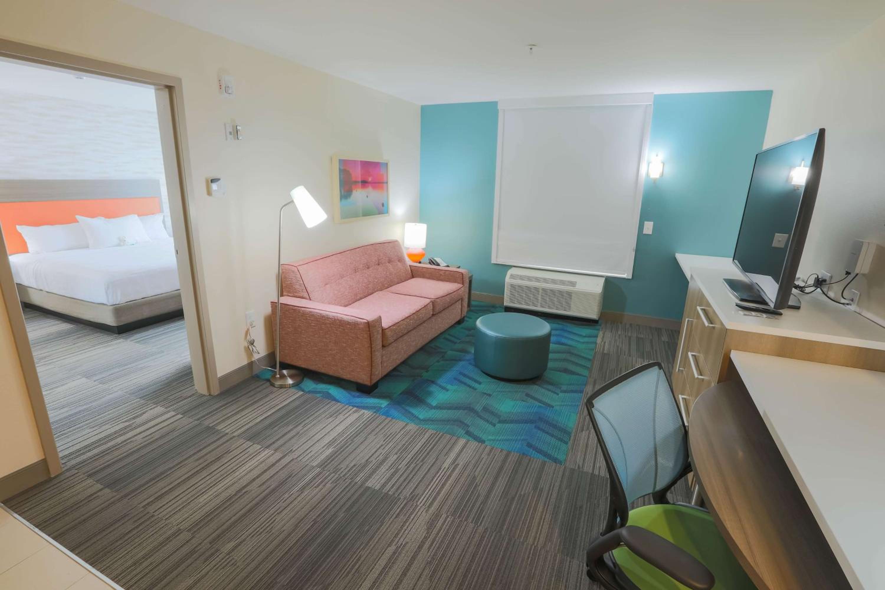One-Bedroom King Suite - Non-Smoking - Photo 4