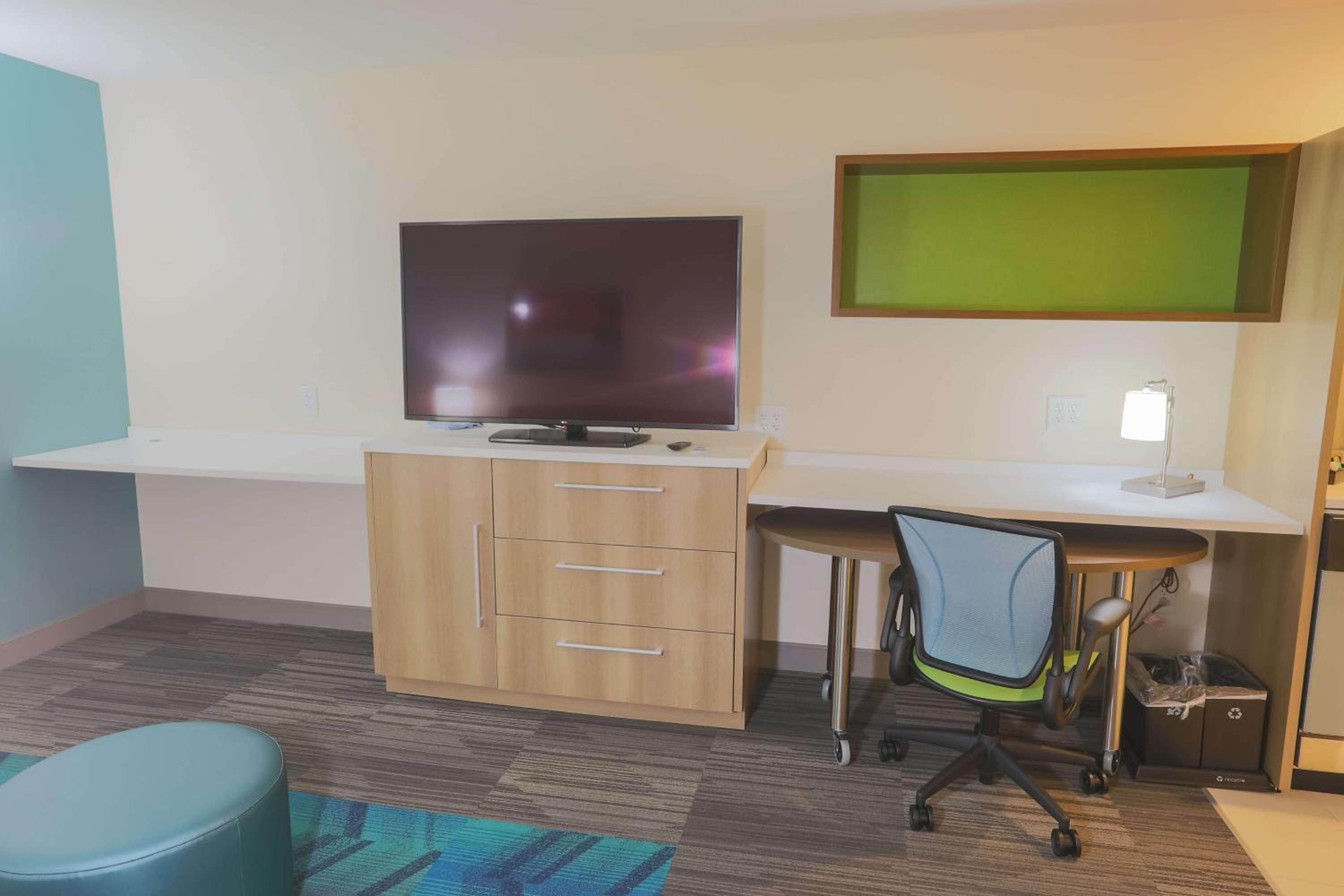 One-Bedroom King Suite - Non-Smoking - Photo 10