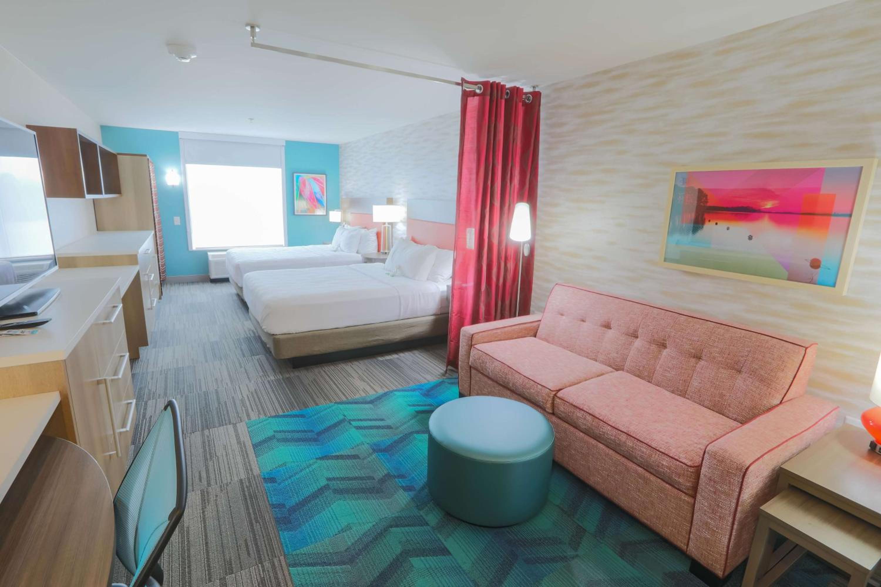Queen Studio with Two Queen Beds - Non-Smoking - Photo 17