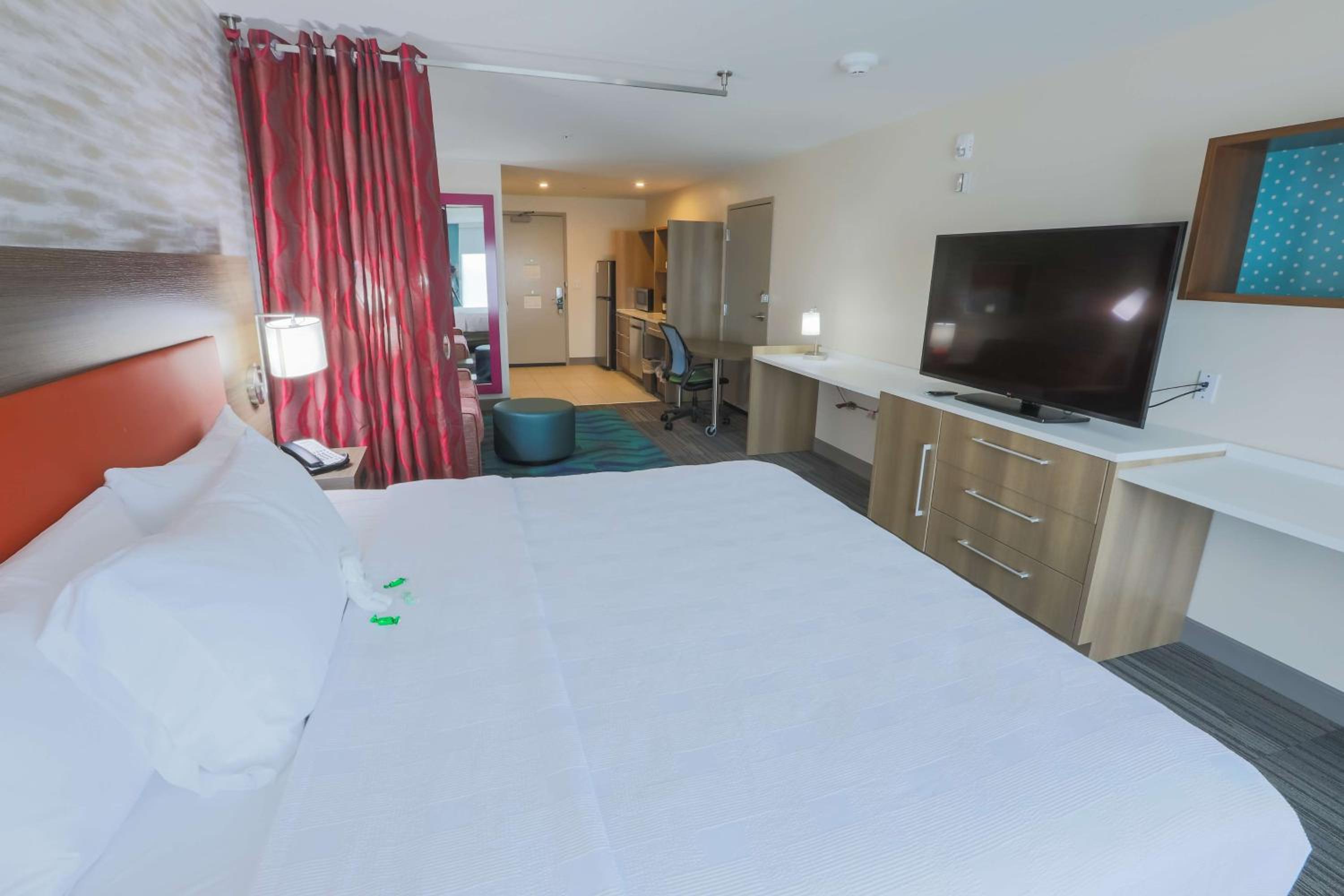 King Studio Suite - Non-Smoking - Photo 2