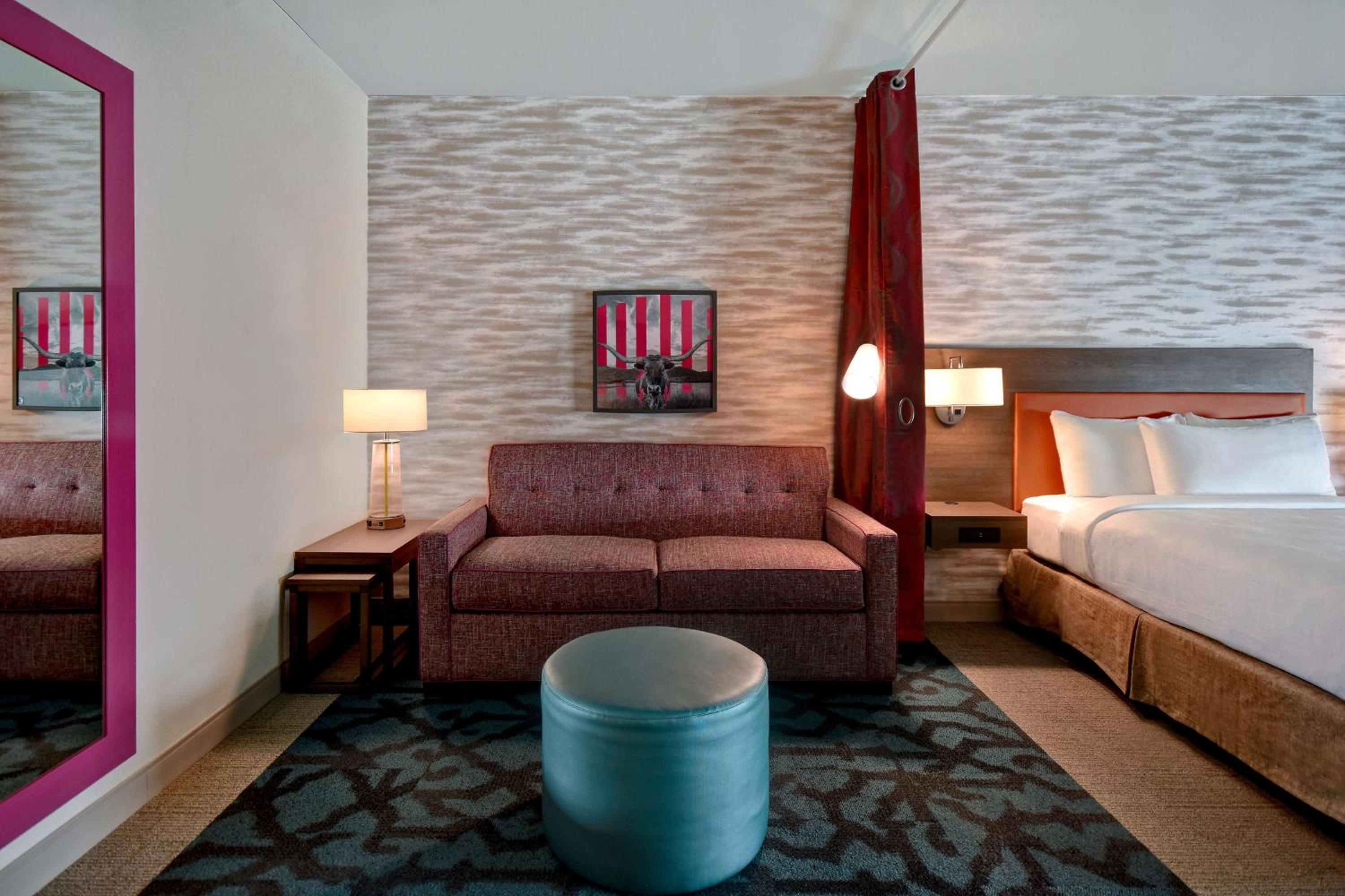 Queen Studio with Two Queen Beds - Non-Smoking - Photo 2