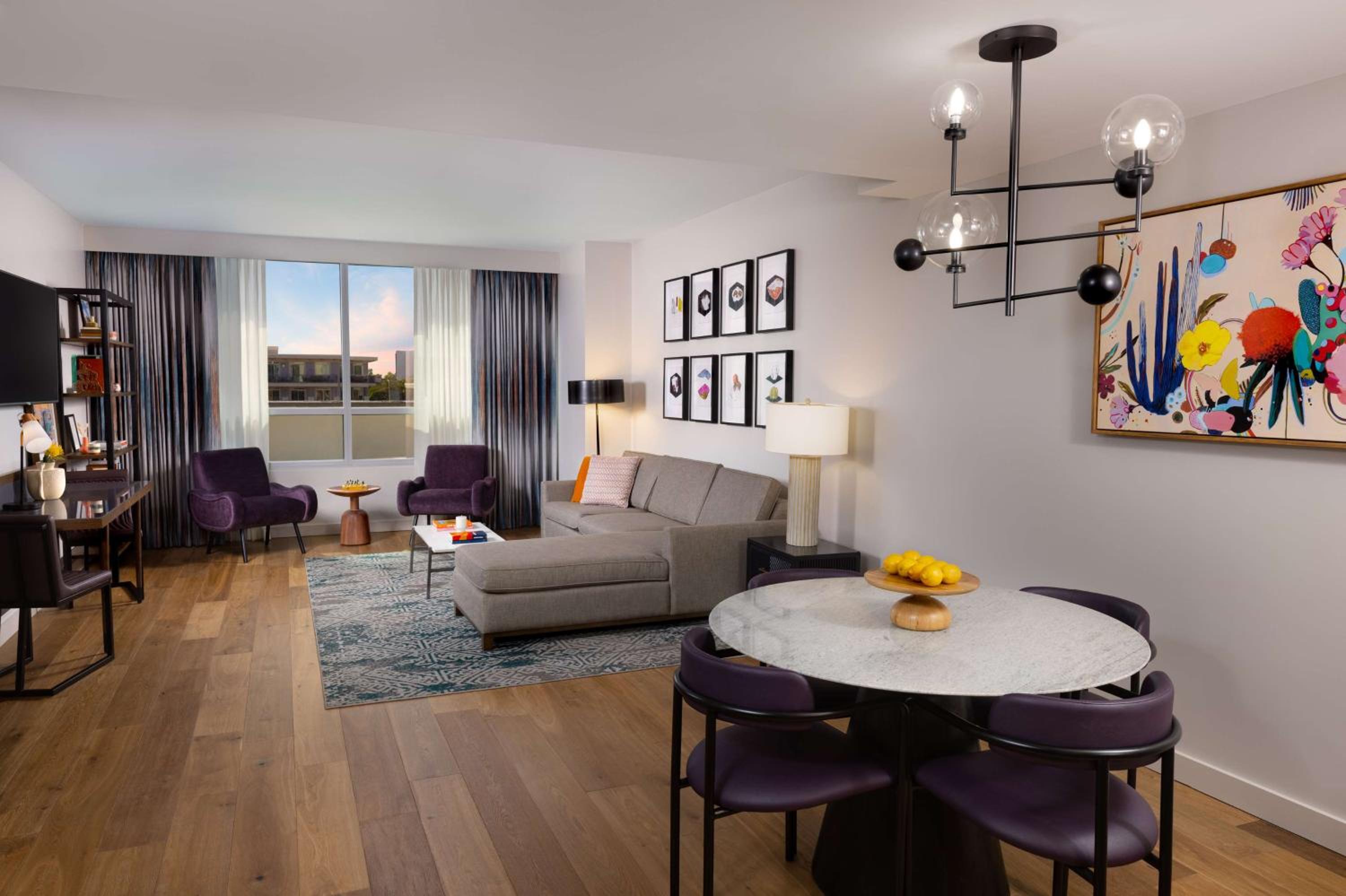 One-Bedroom Premium King Suite with Sofa Bed - Photo 3