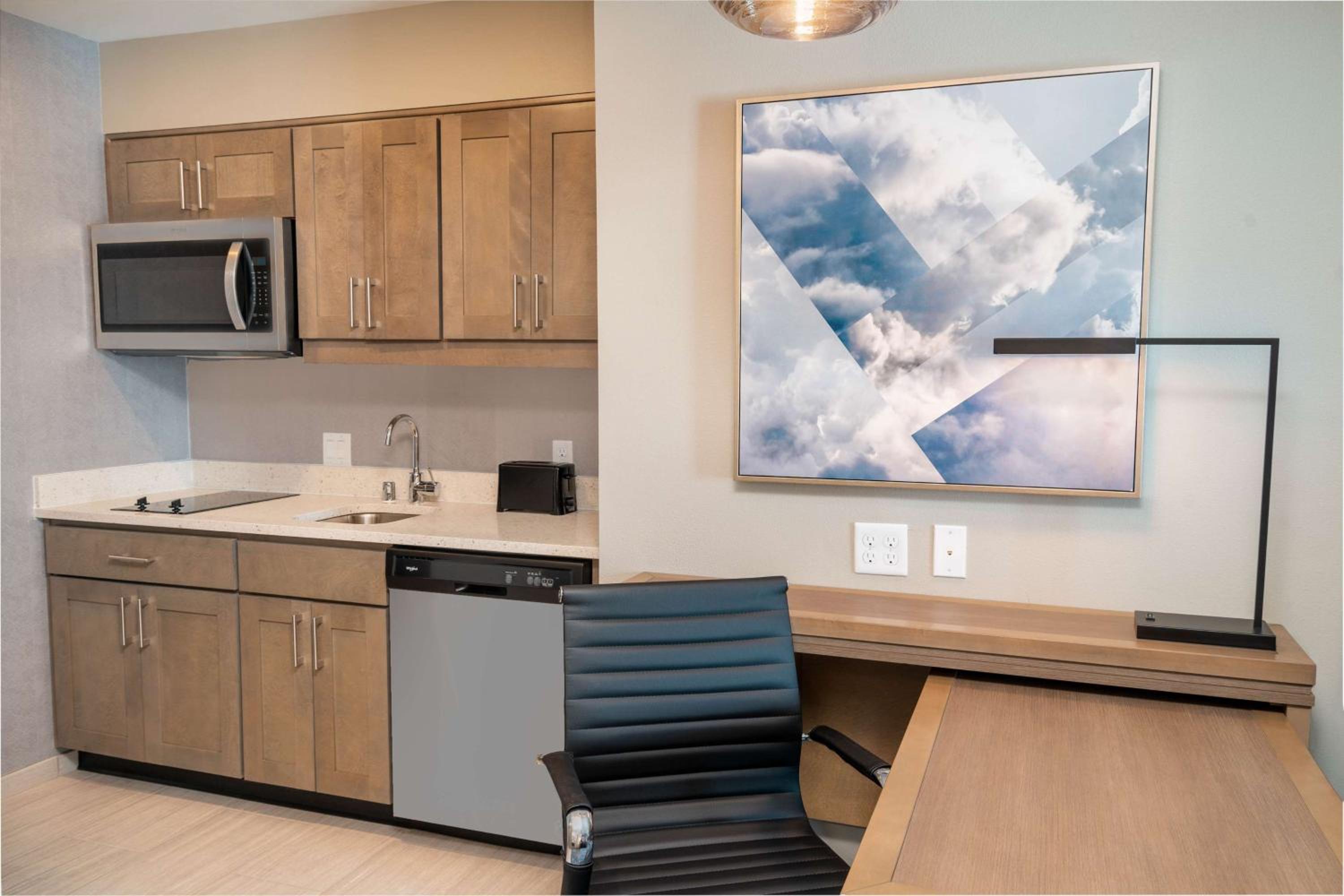 King Studio Suite - Hearing Access/Non-Smoking - Photo 4