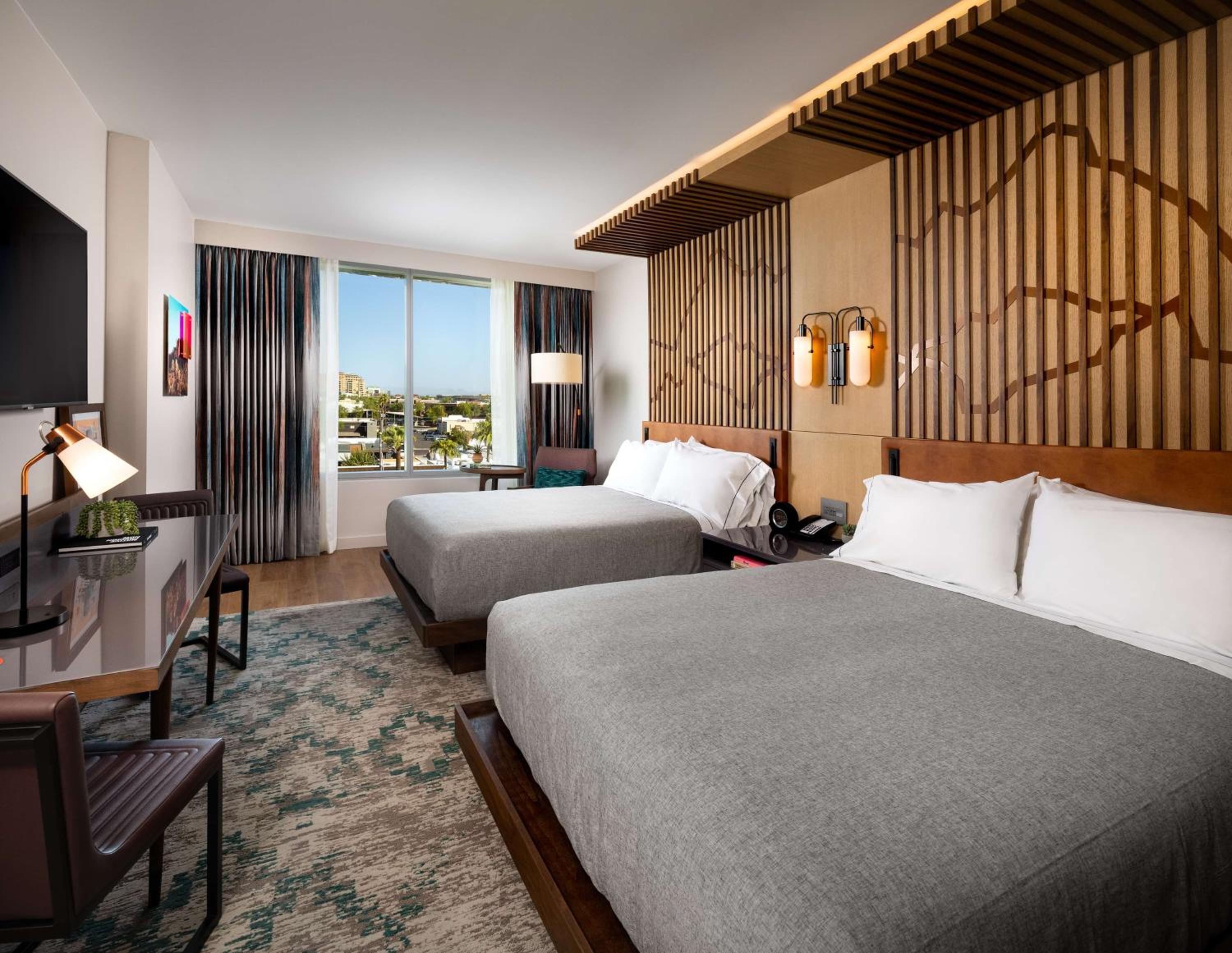 Queen Room with Two Queen Beds - Photo 2