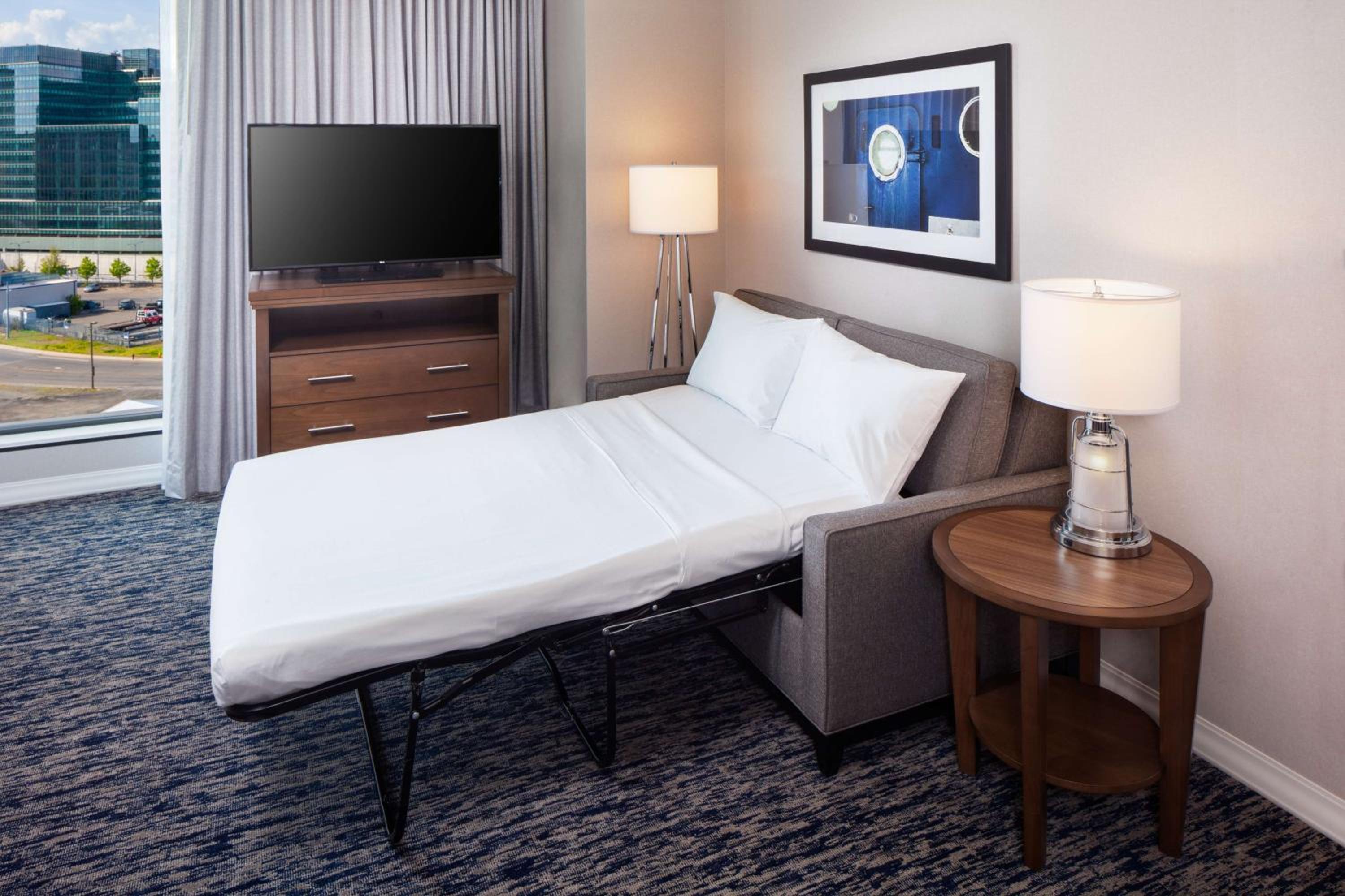 King Studio Suite with Water View
