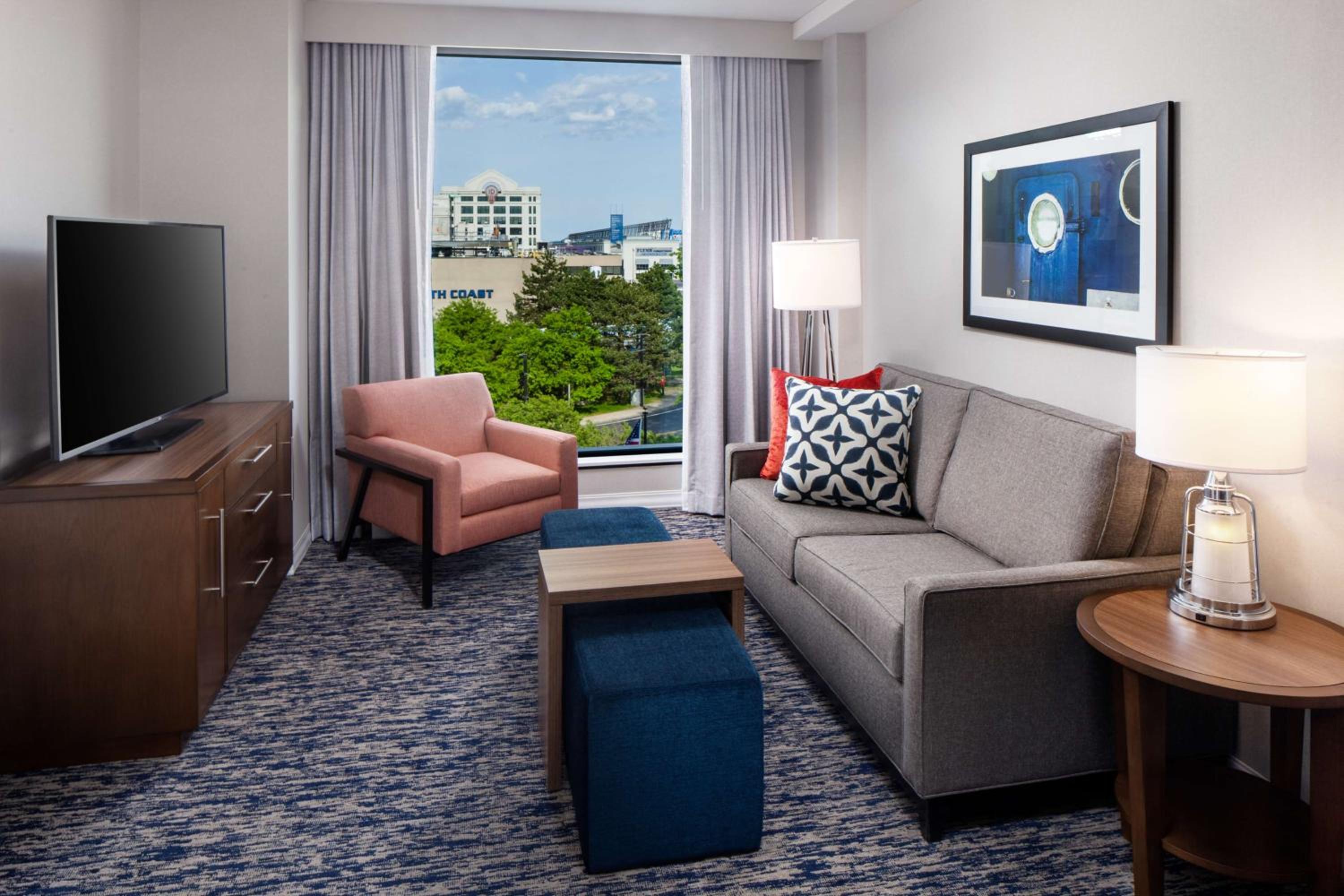 One-Bedroom King Suite - Photo 7