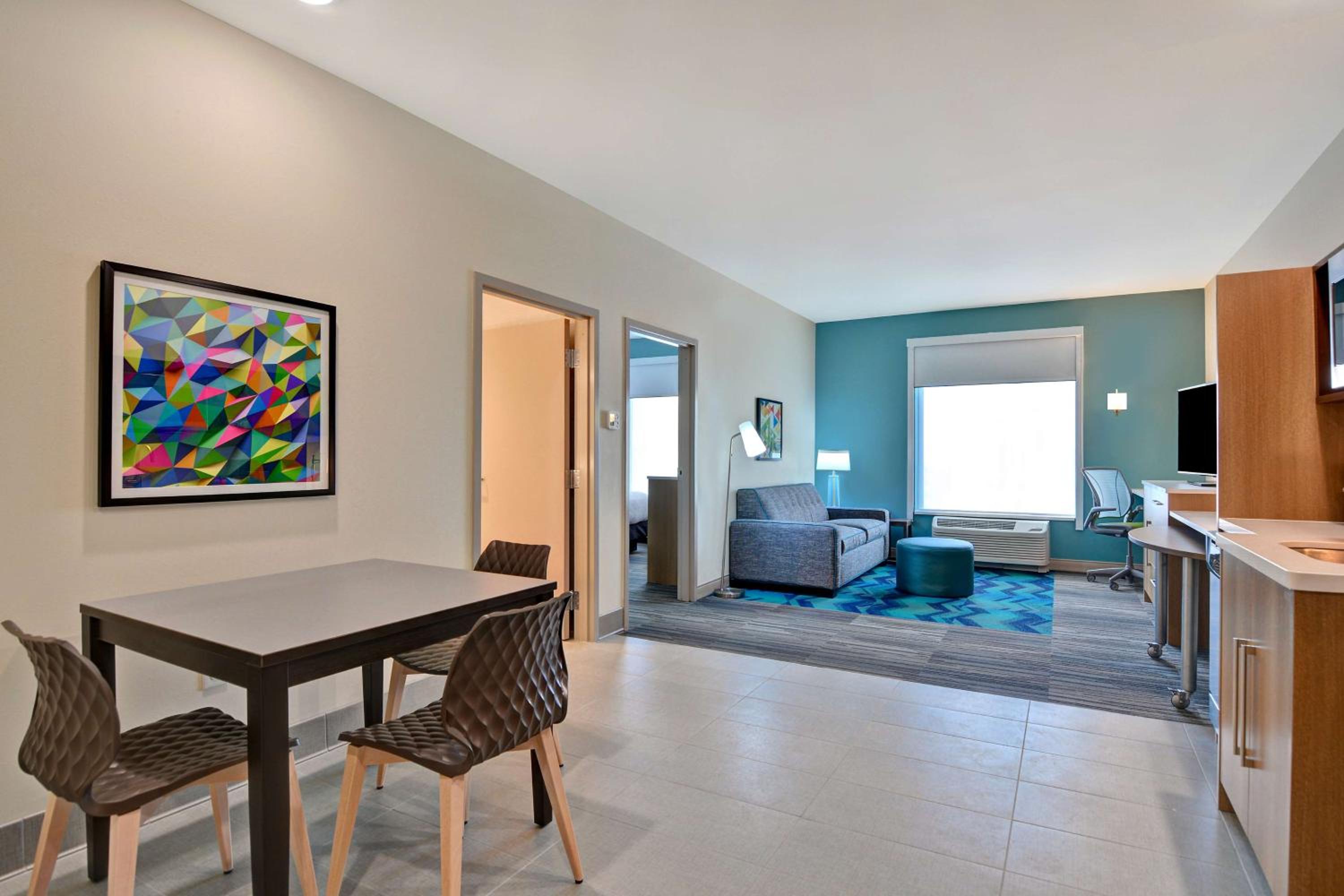 One-Bedroom King Suite - Non-Smoking - Photo 4