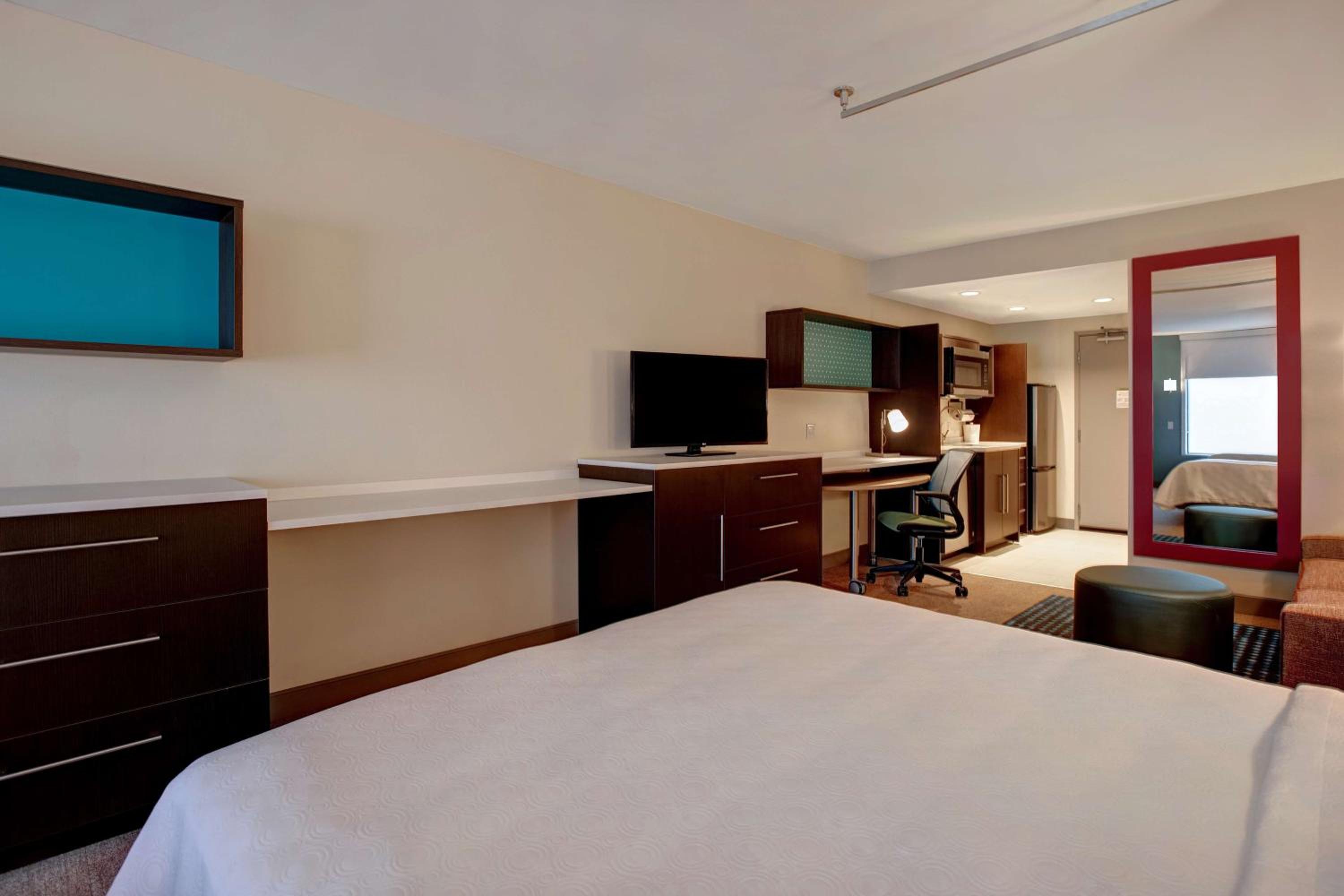 King Studio Suite - Non-Smoking - Photo 8